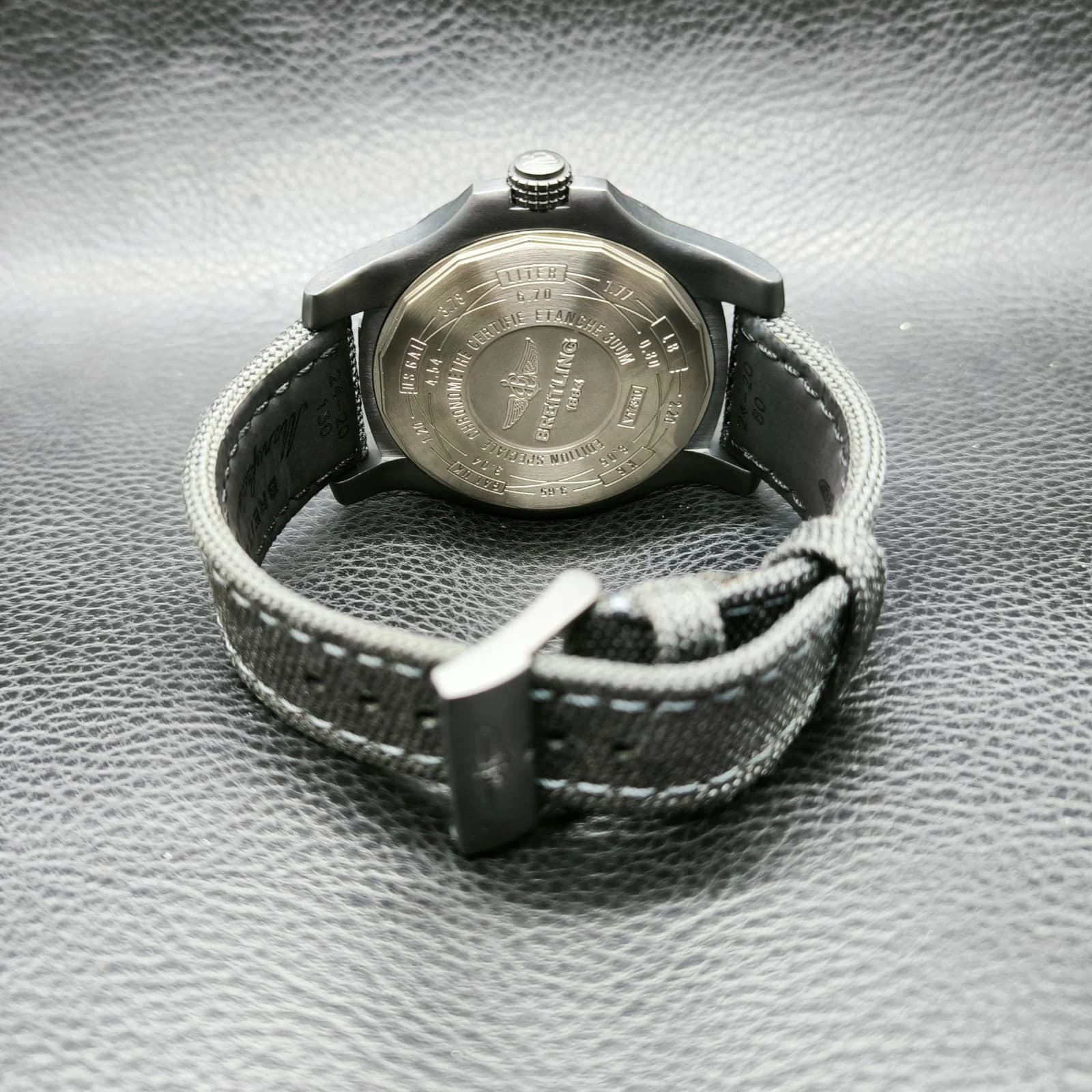 Thumb Avenger Blackbird 48 Black Titanium / Volcano Black  / Military