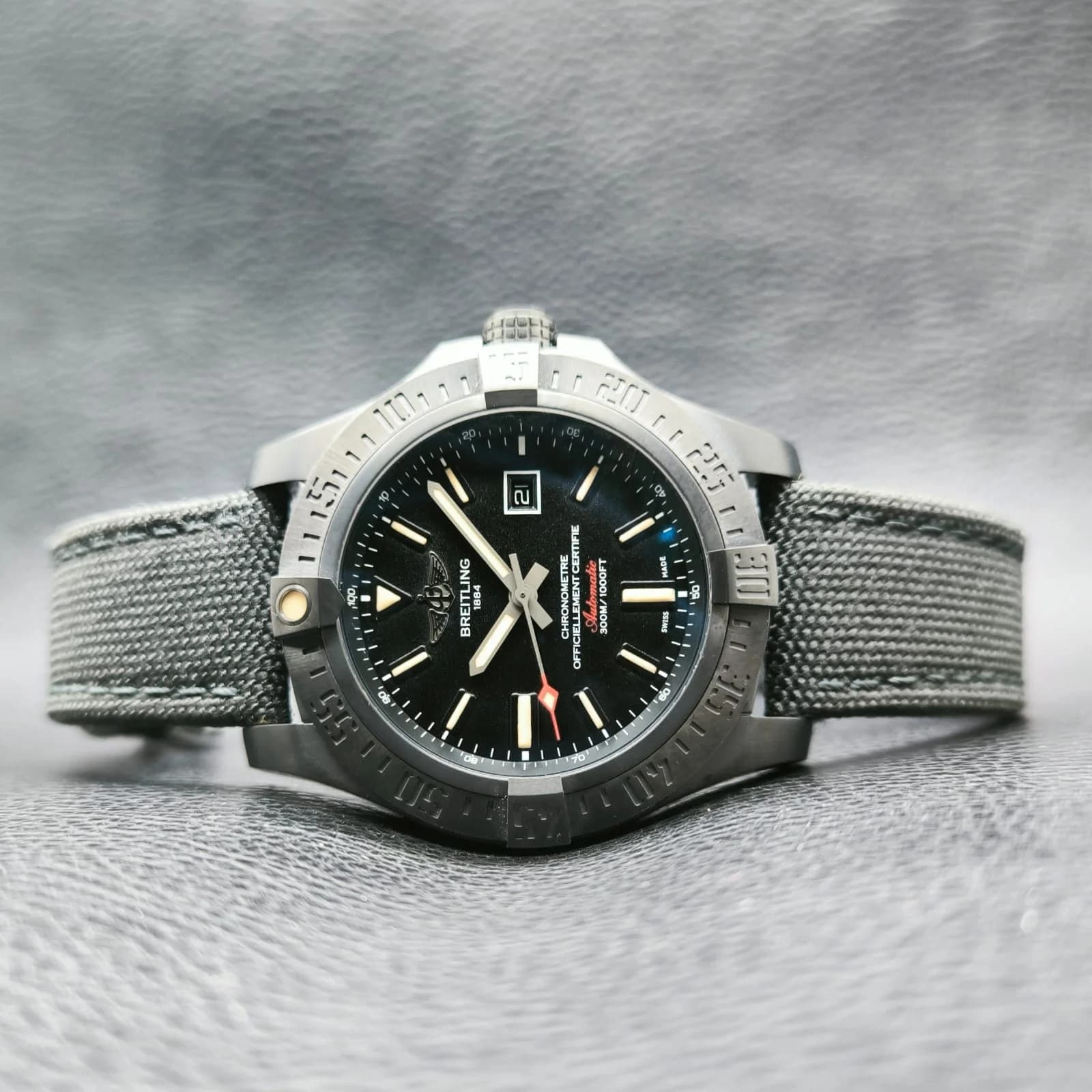 Thumb Avenger Blackbird 48 Black Titanium / Volcano Black  / Military