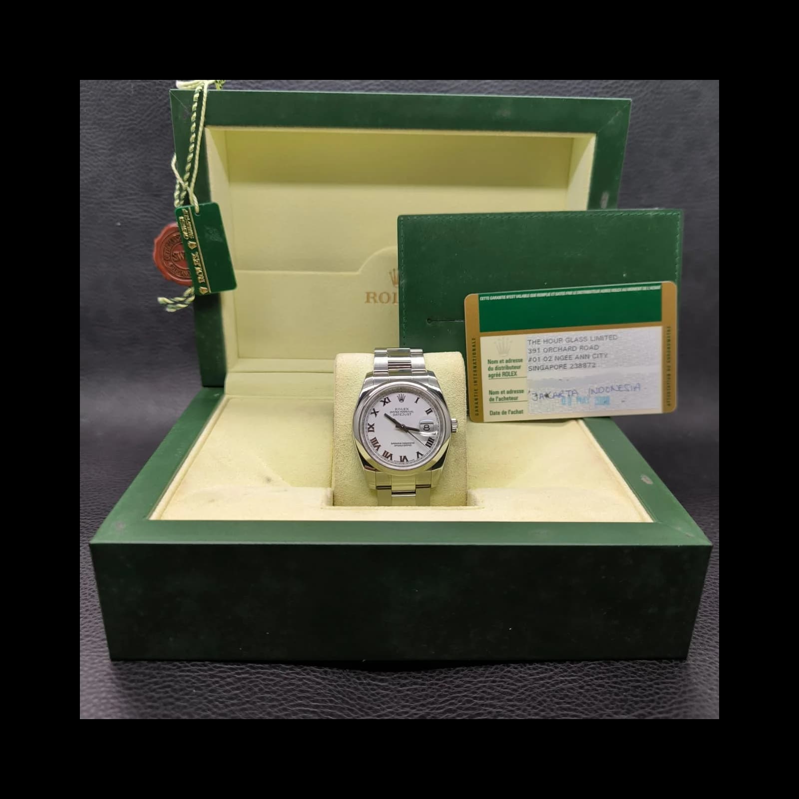 Thumb Datejust 36 Stainless Steel Domed / Oyster / White Roman