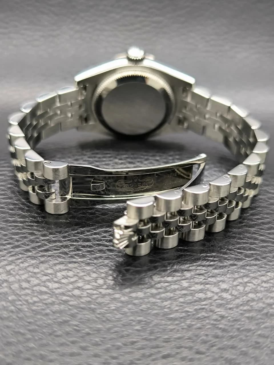 Thumb Lady-Datejust 26 Fluted Black Jubilee