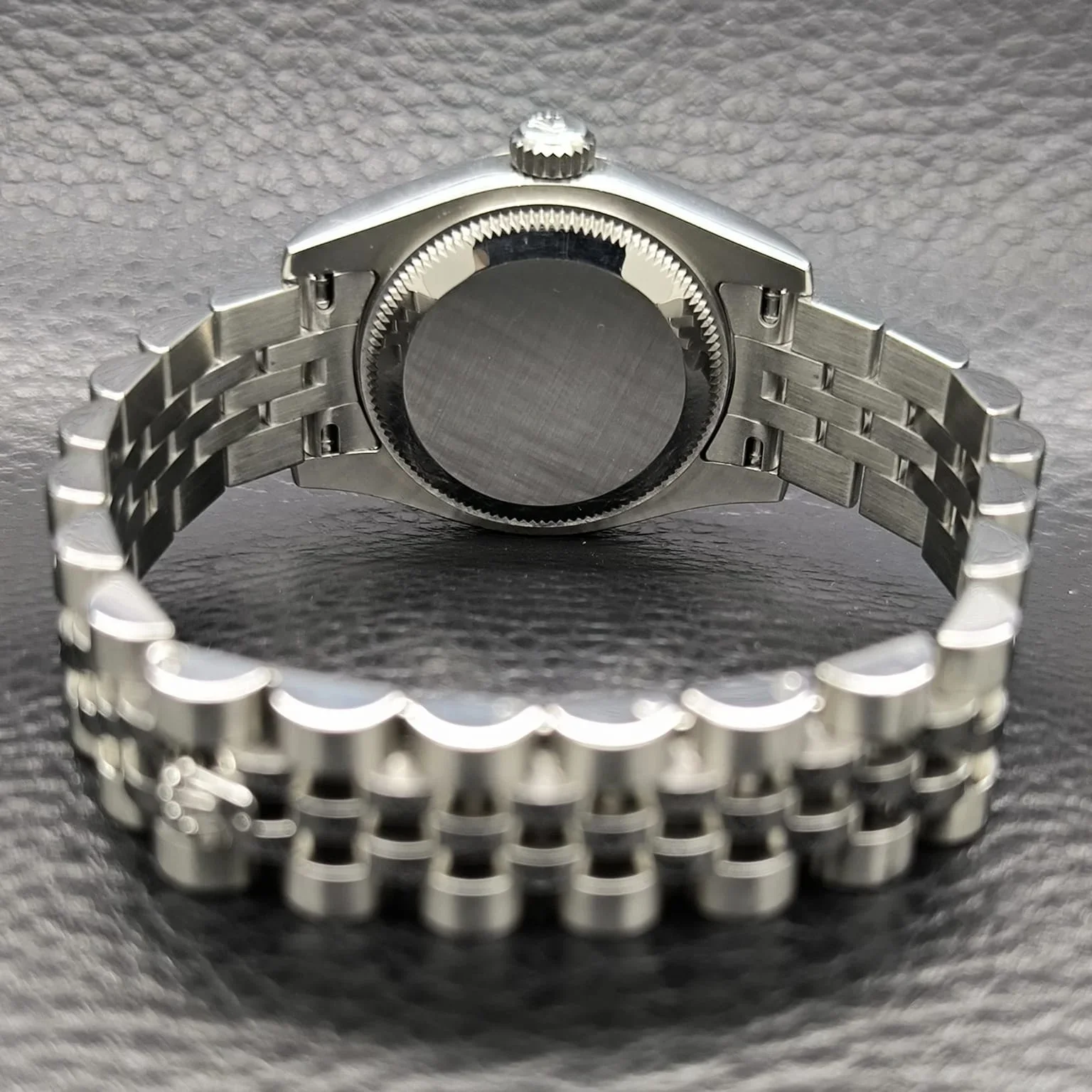 Thumb Lady-Datejust 26 Fluted Black Jubilee