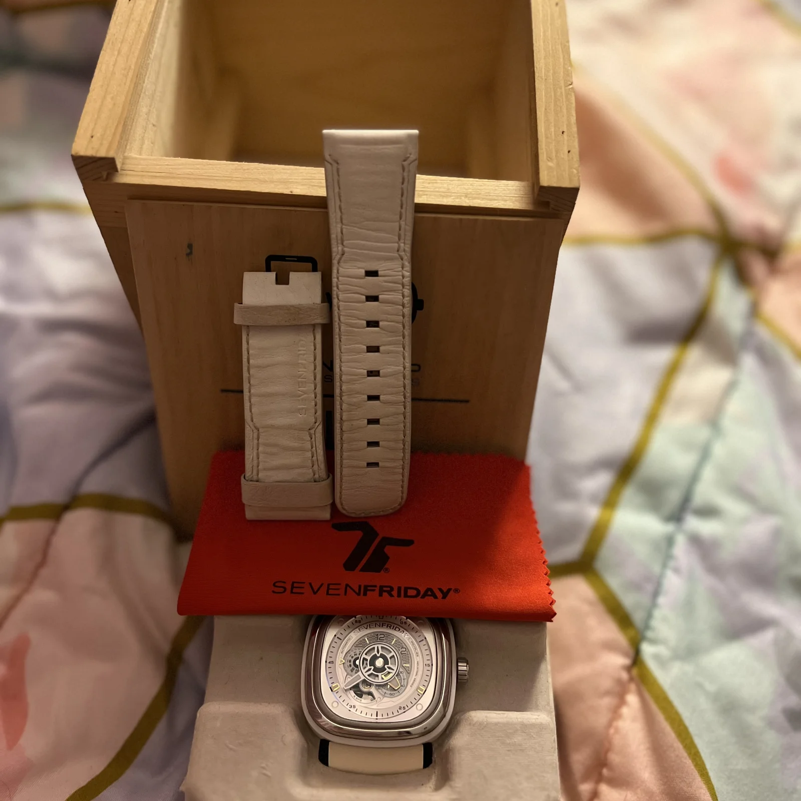 Thumb P1/02 Bright Watch
