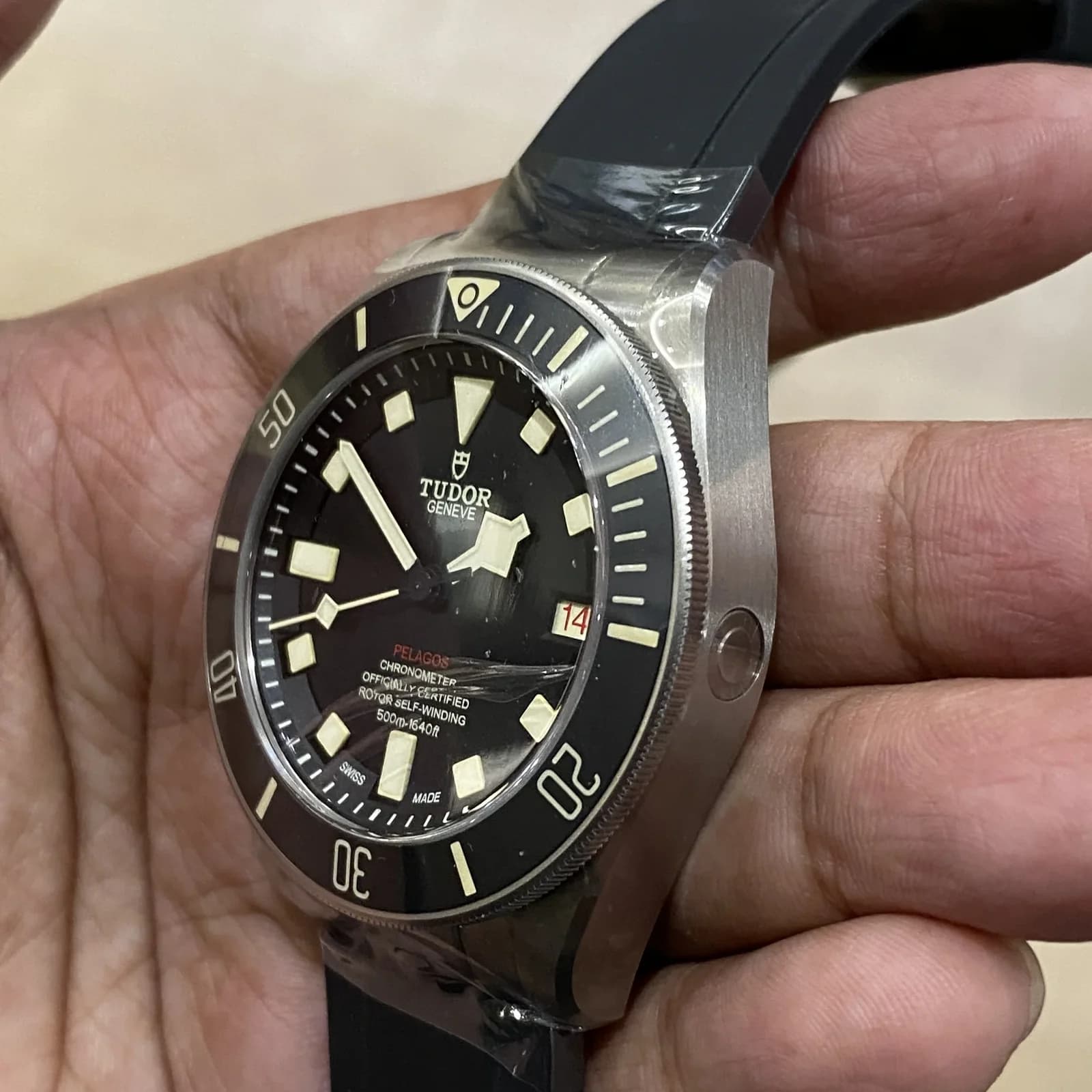 Thumb Pelagos Titanium / Black / Bracelet / LHD