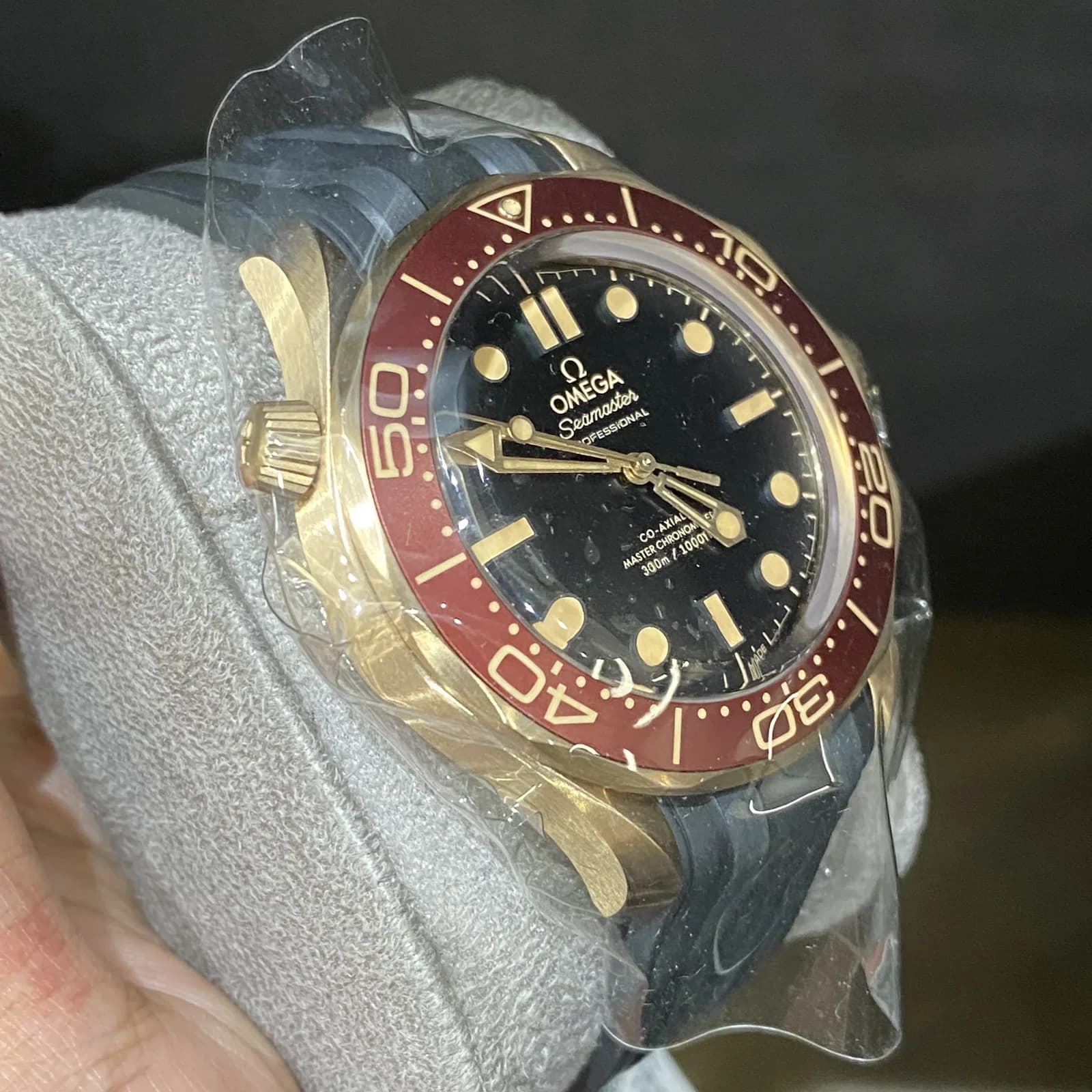 Thumb Seamaster Diver 300M Master Co-Axial 42 Bronze Gold / Black / Rubber