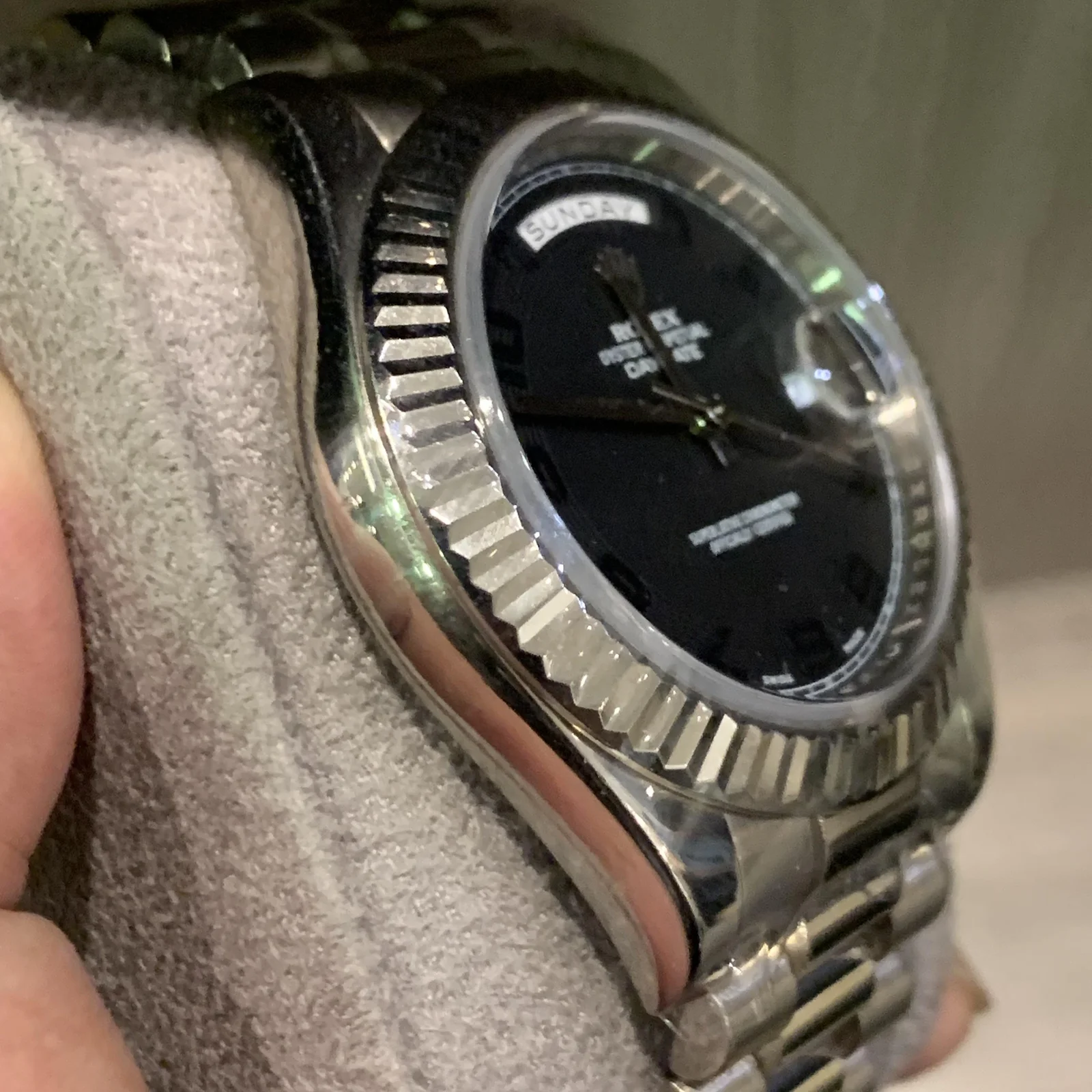 Thumb Day-Date II White Gold Black Concentric