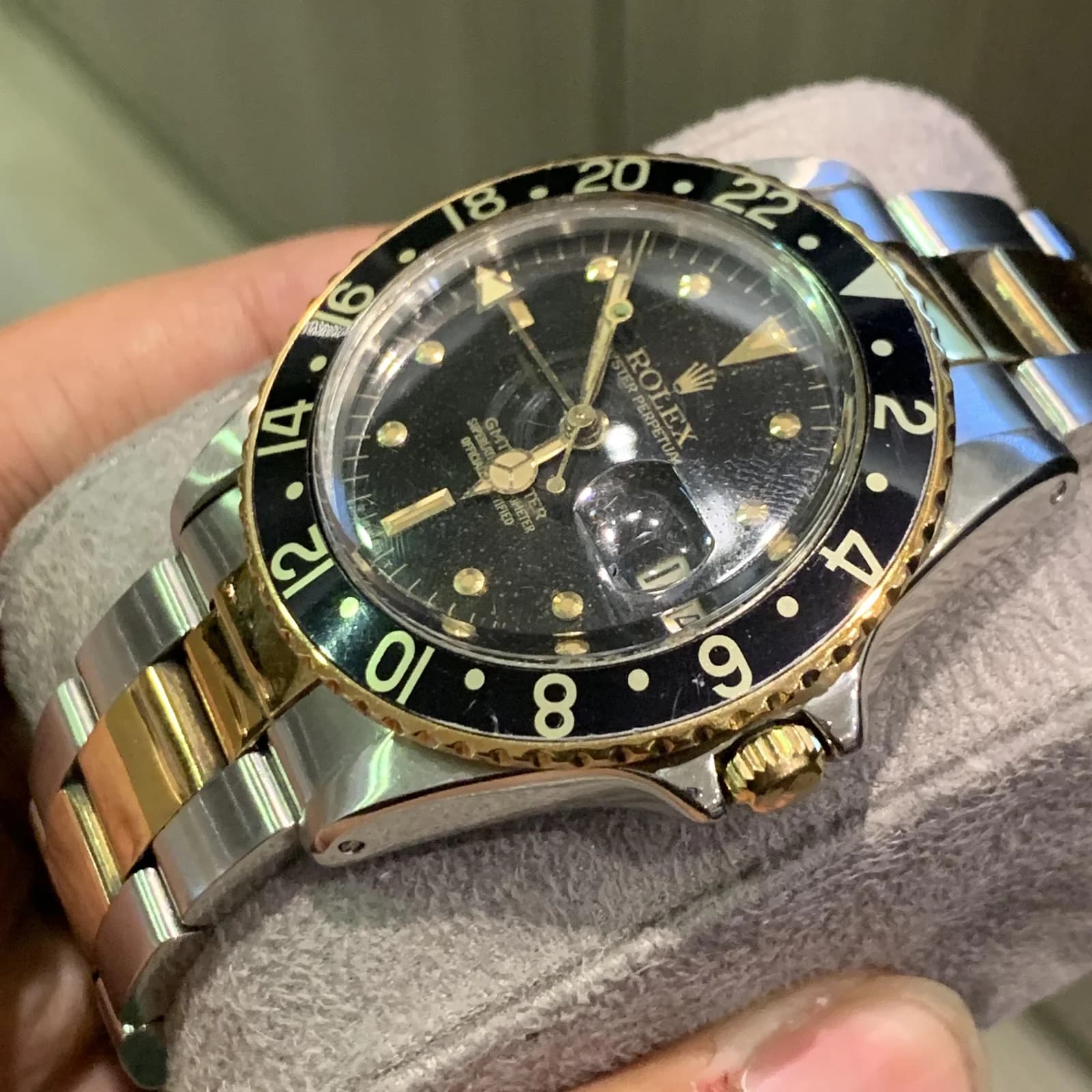 Thumb Rolex GMT Master 1675 Black Nipple Gilt Dial