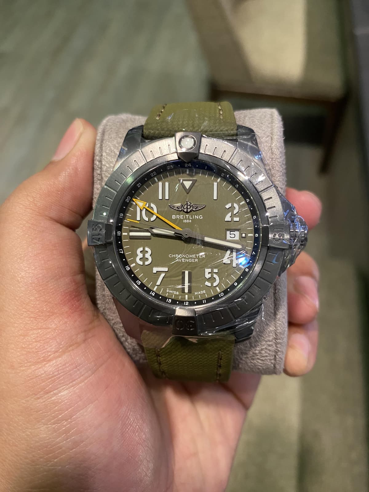 Thumb Avenger Automatic GMT 45 Night Mission / Green / Military / Pin