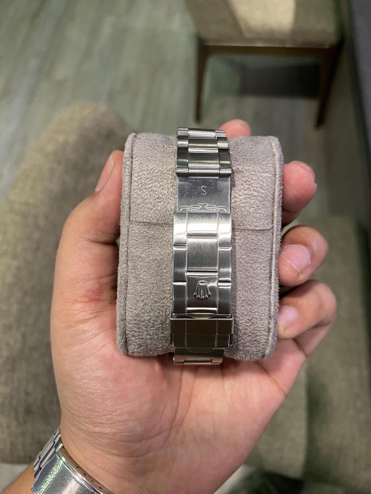 Thumb Sea-Dweller 16600 SuperLuminova