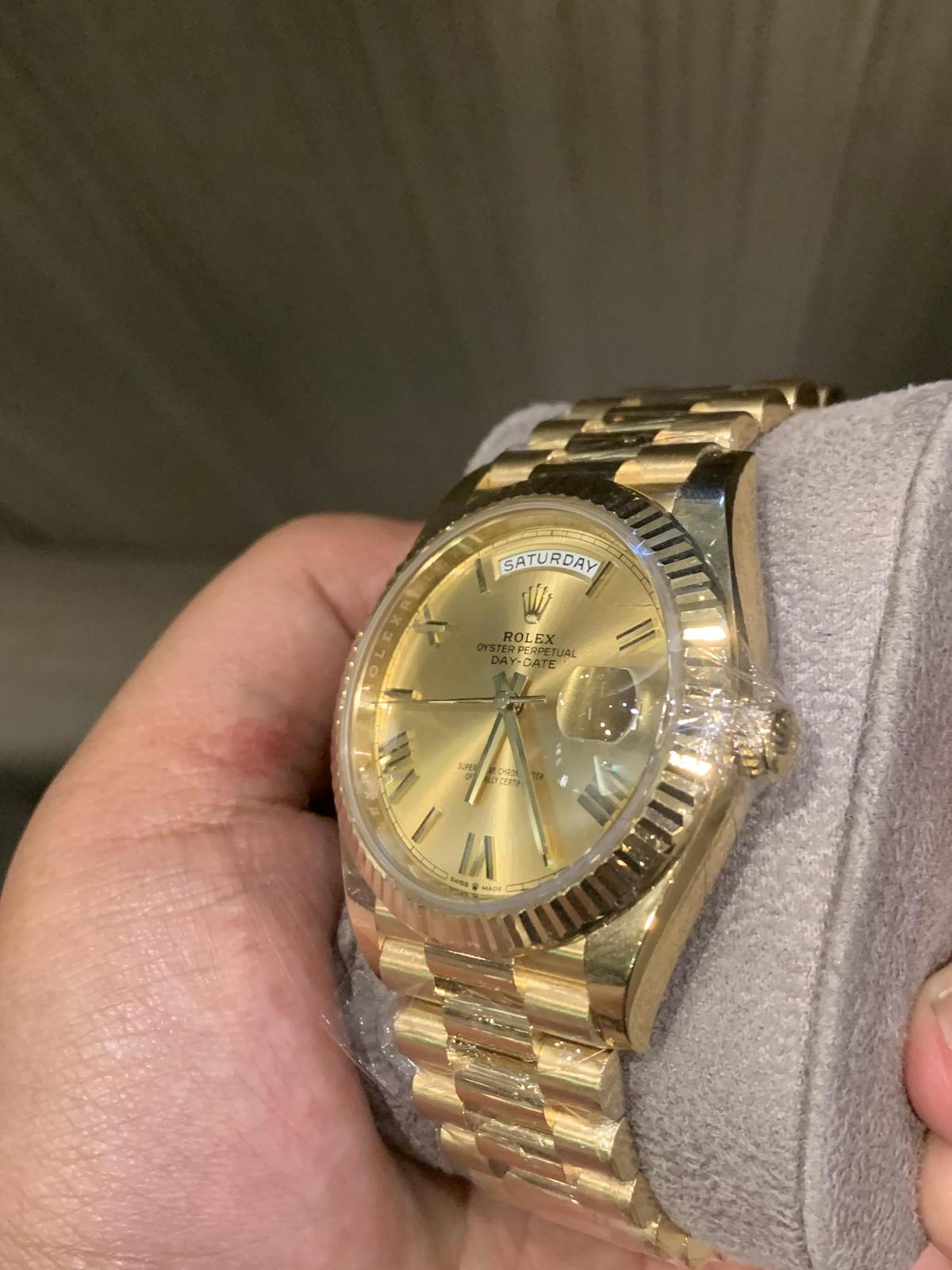 Thumb Day-Date 40 Yellow Gold / Champagne - Roman