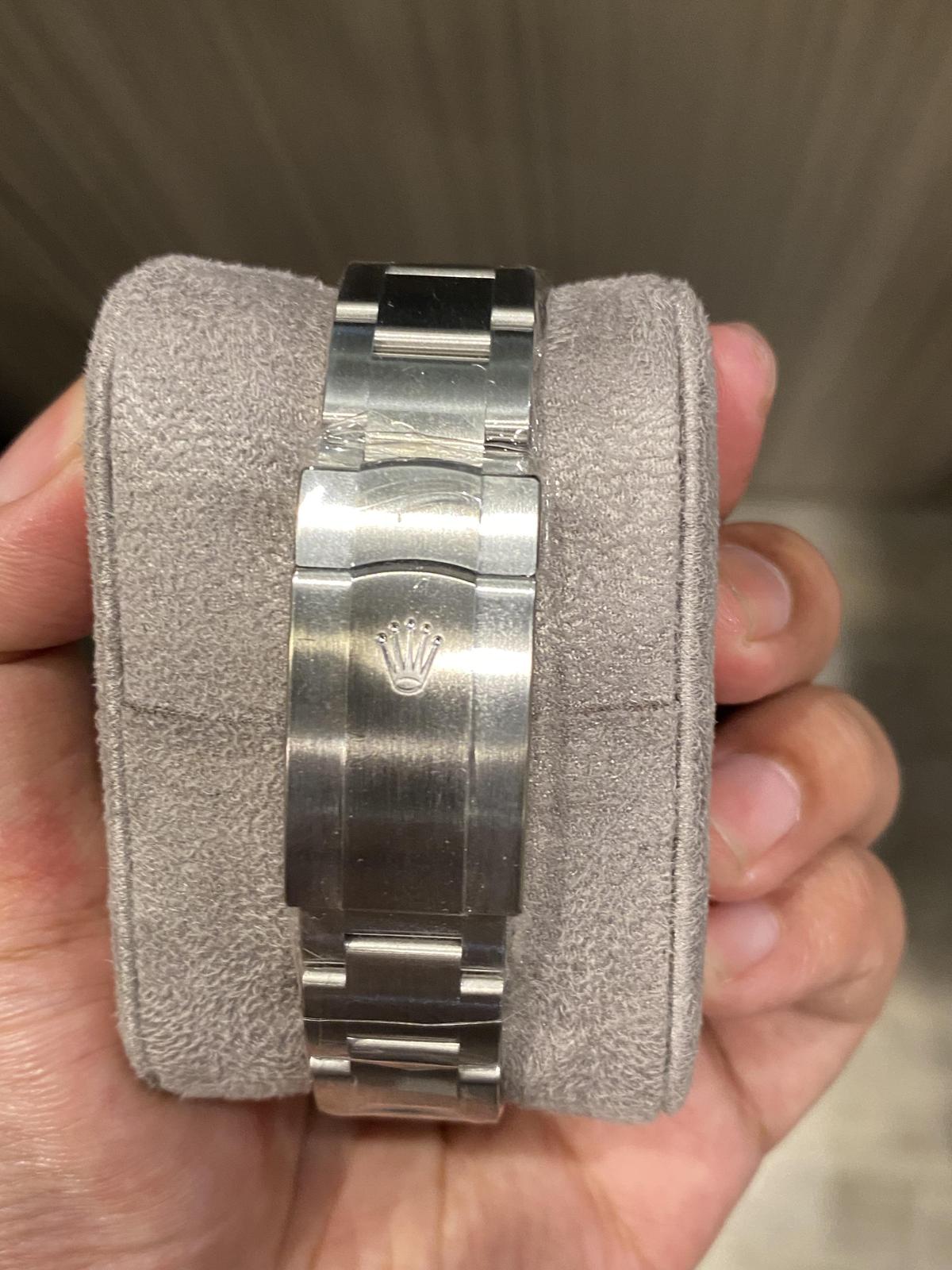 Thumb Oyster Perpetual 36 Stainless Steel / Black