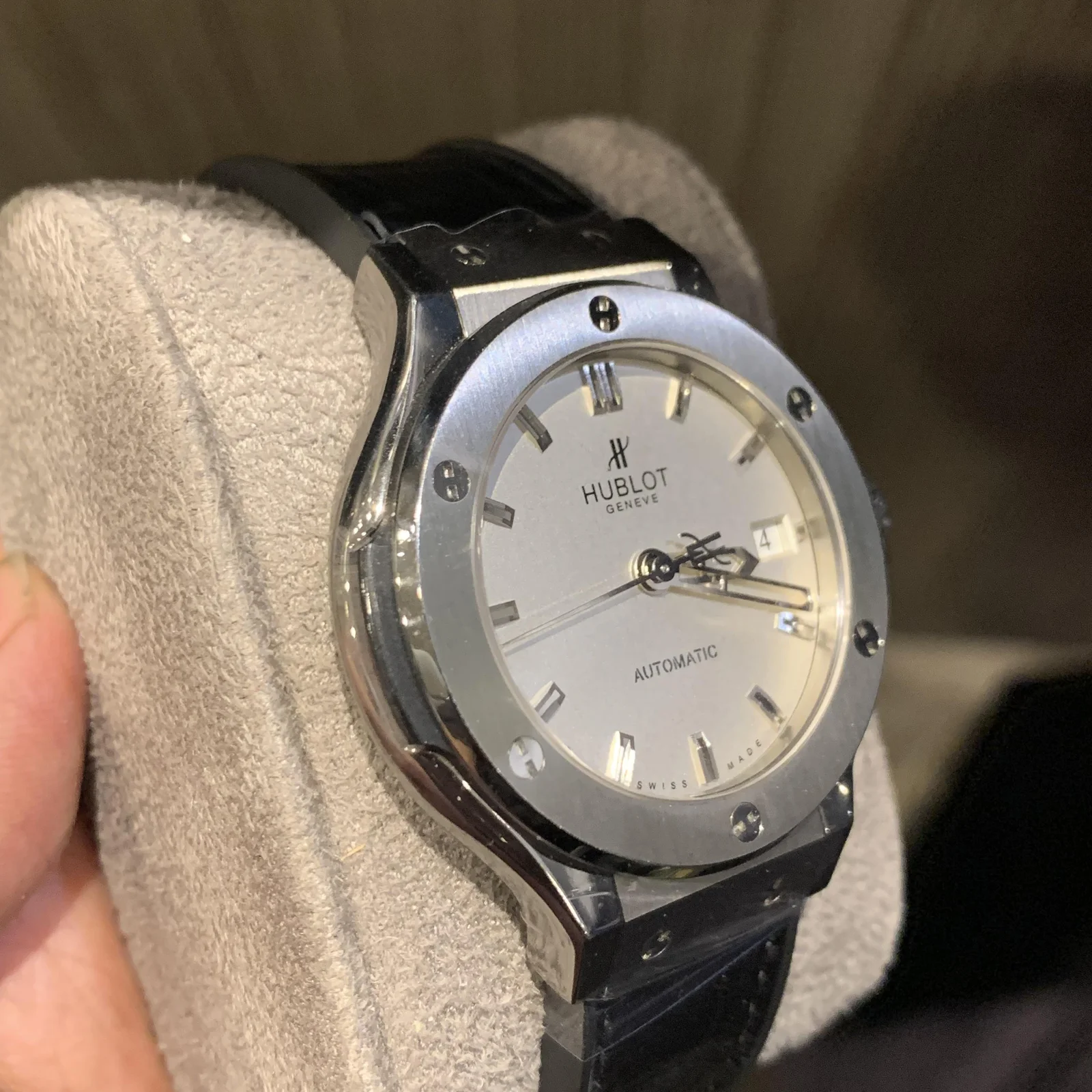 Thumb Classic Fusion 38 Titanium / Opaline / Alligator
