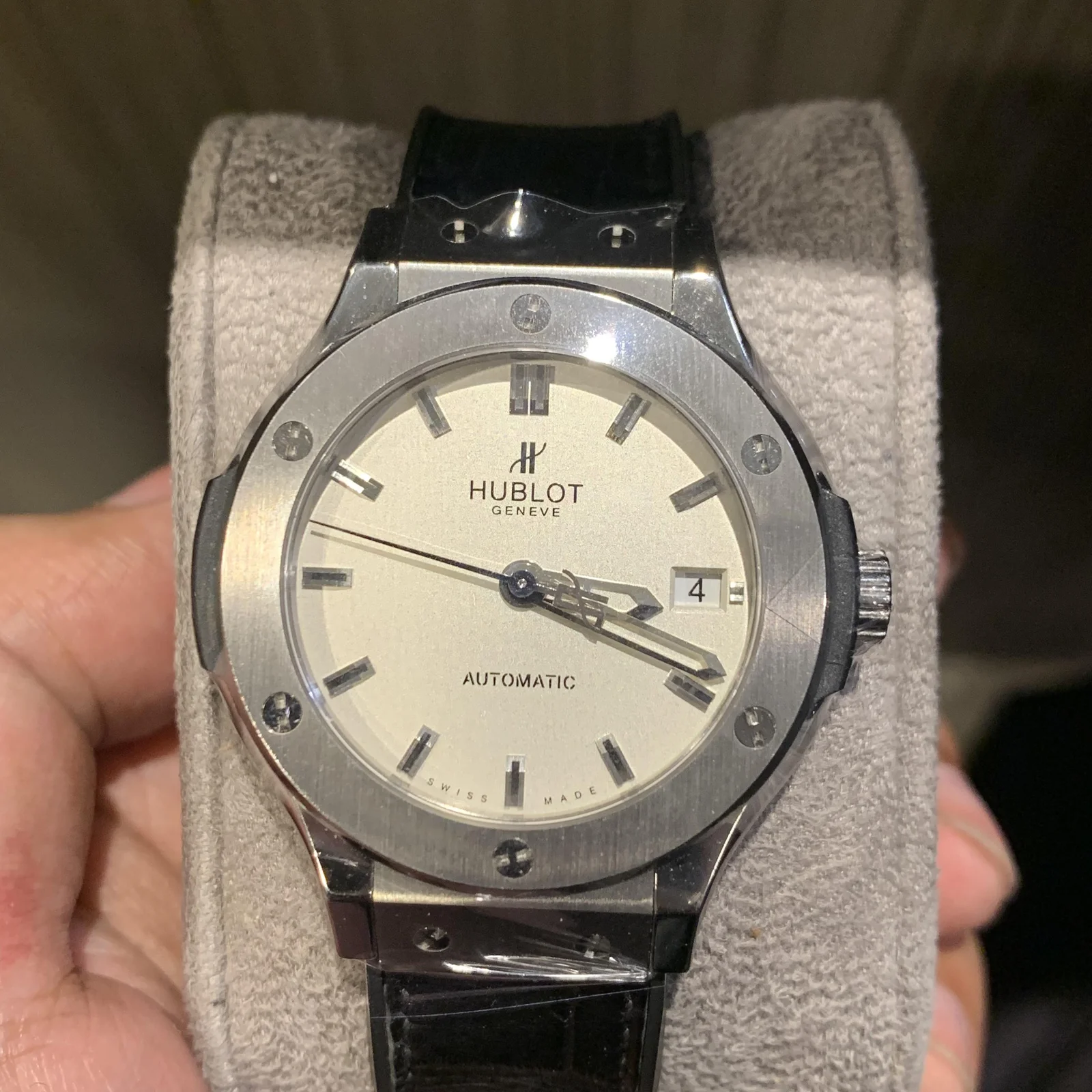 Thumb Classic Fusion 38 Titanium / Opaline / Alligator