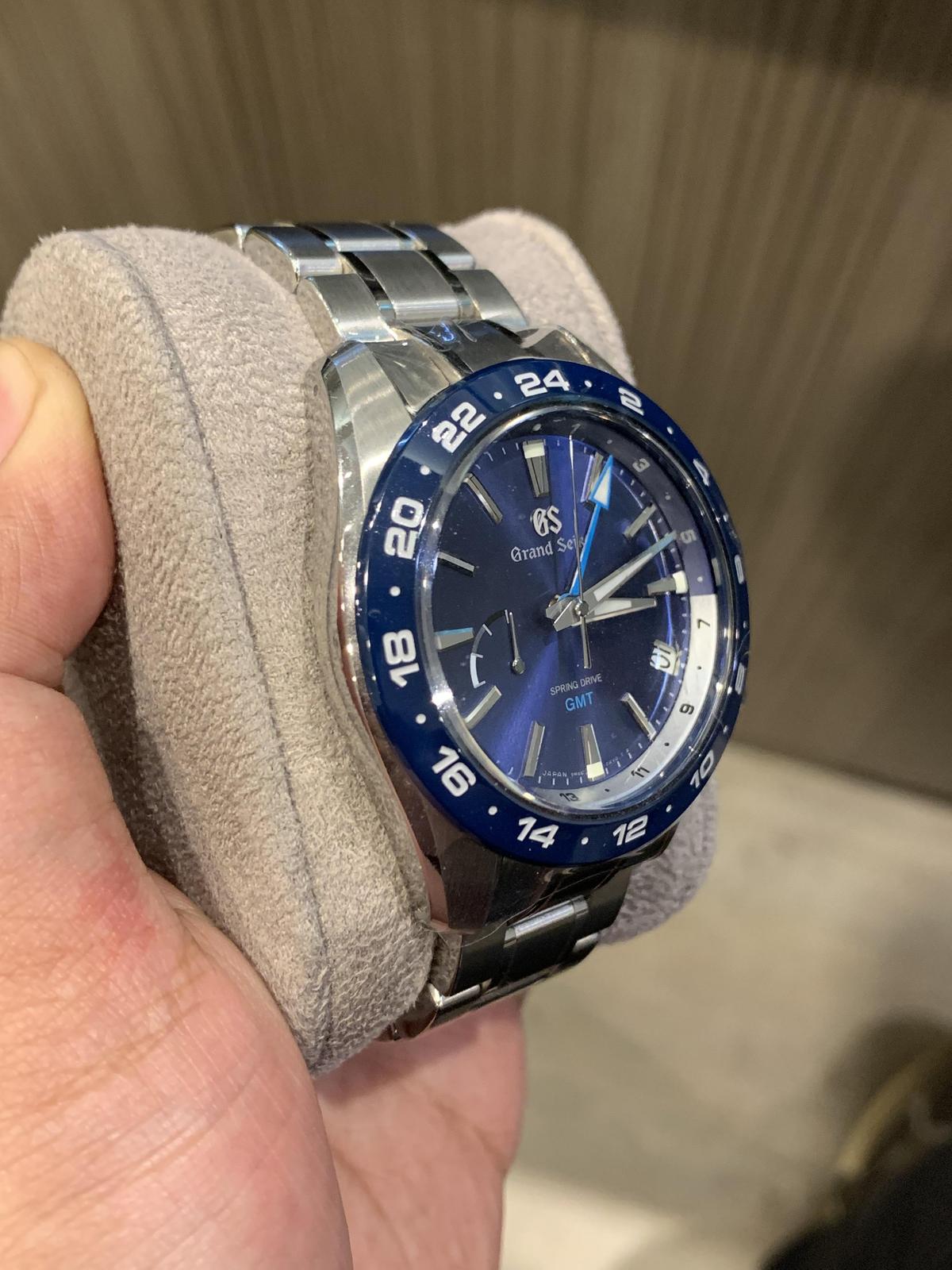 Thumb Spring Drive GMT SBGE255 Blue