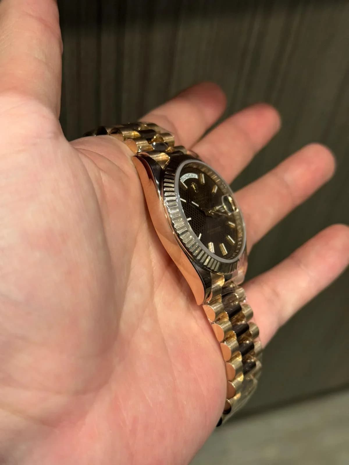 Thumb Day-Date 40 Everose / Chocolate Diagonal Motif