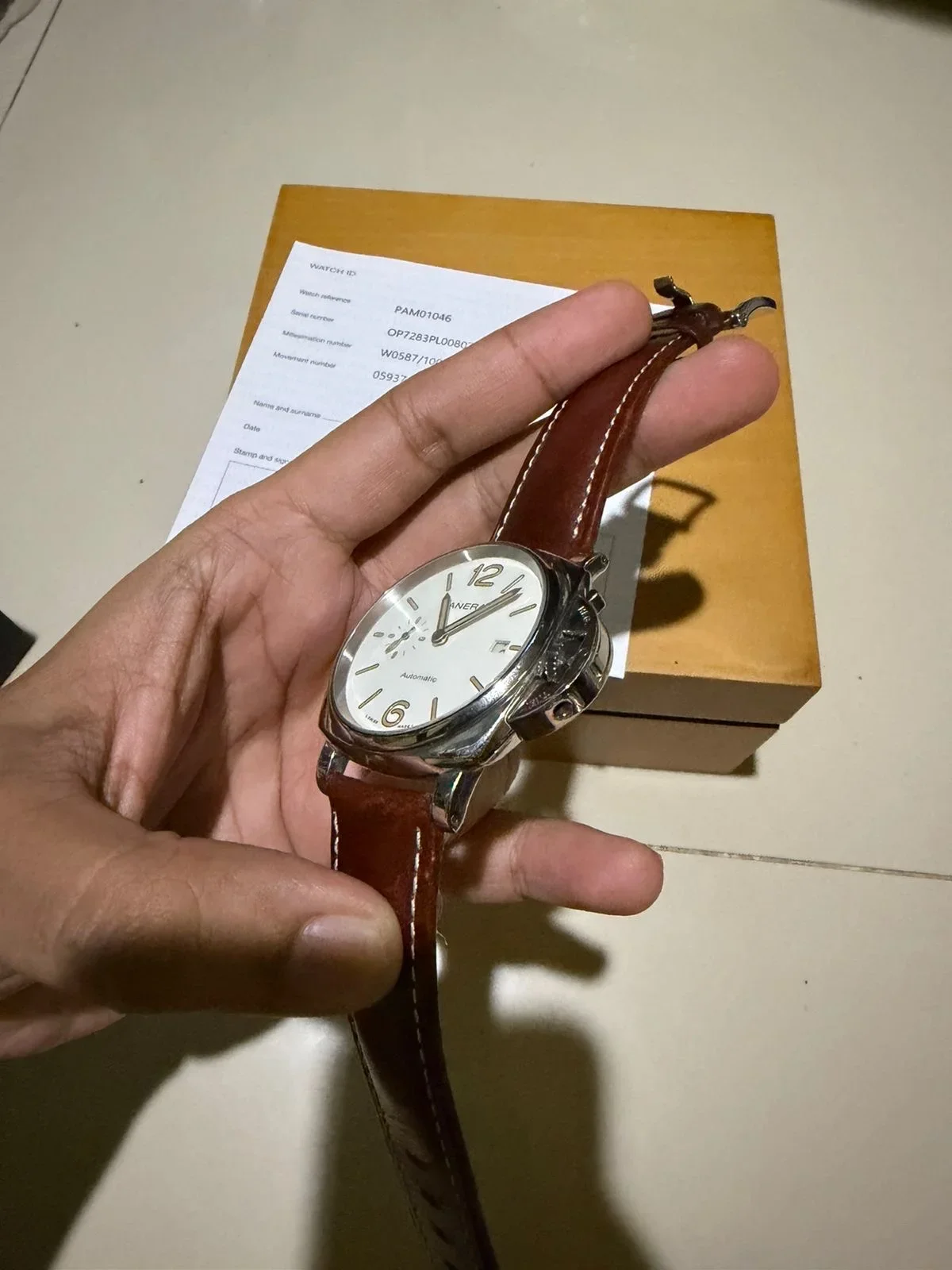 Thumb Luminor Due 42 Automatic Stainless Steel / White