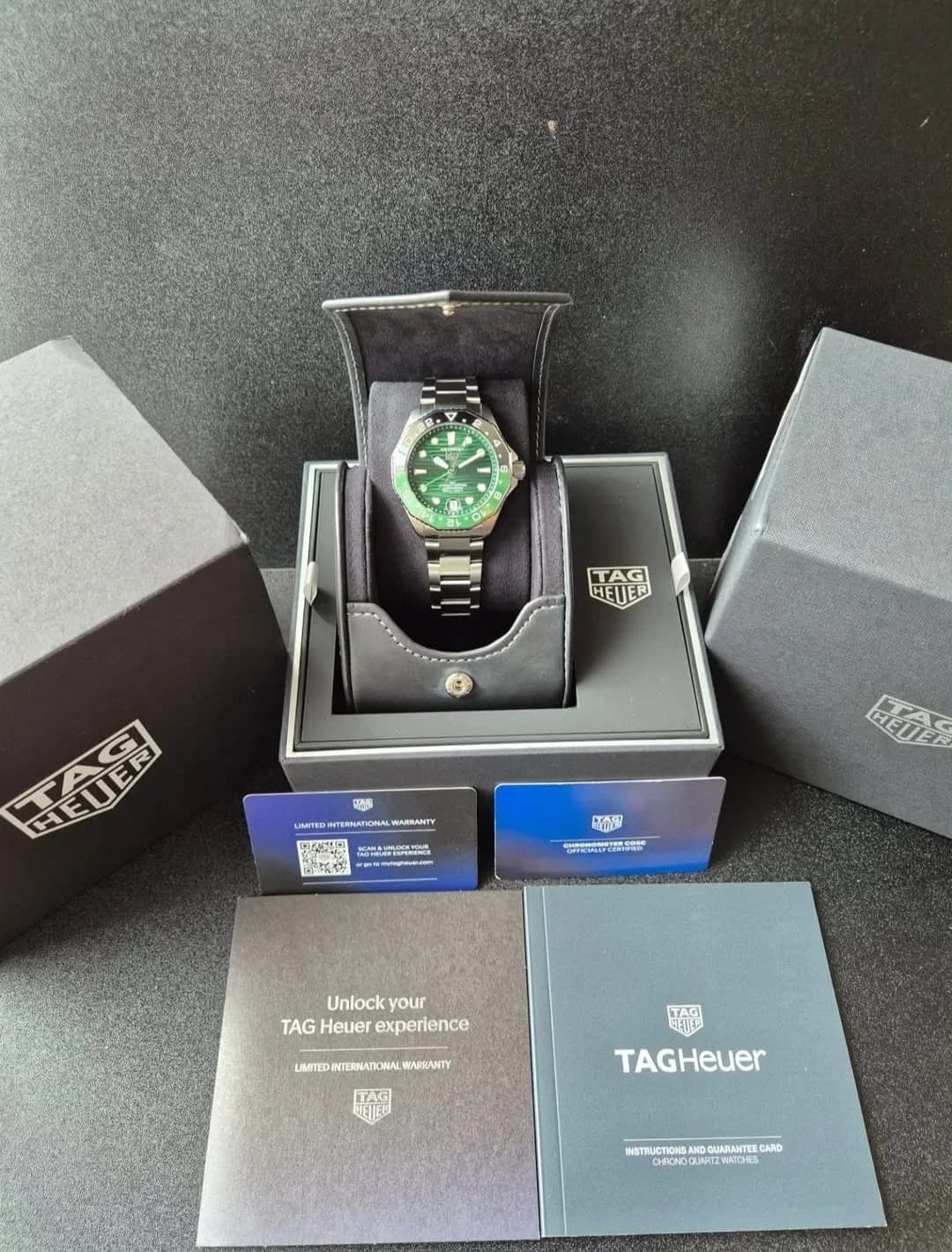 Thumb Aquaracer Professional 300 GMT / Stainless Steel / Green - Black