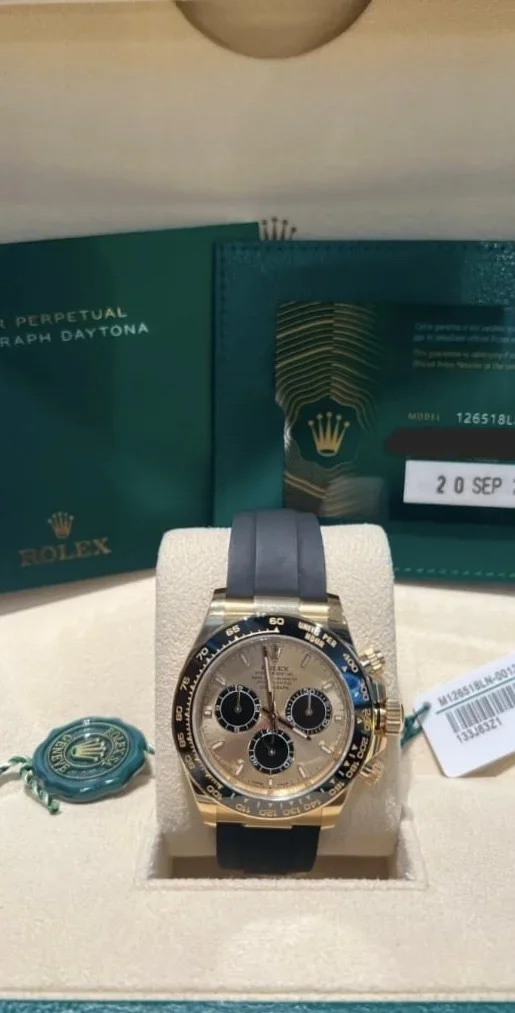 Thumb Cosmograph Daytona Yellow Gold - Cerachrom / Champagne - Black / Oysterflex