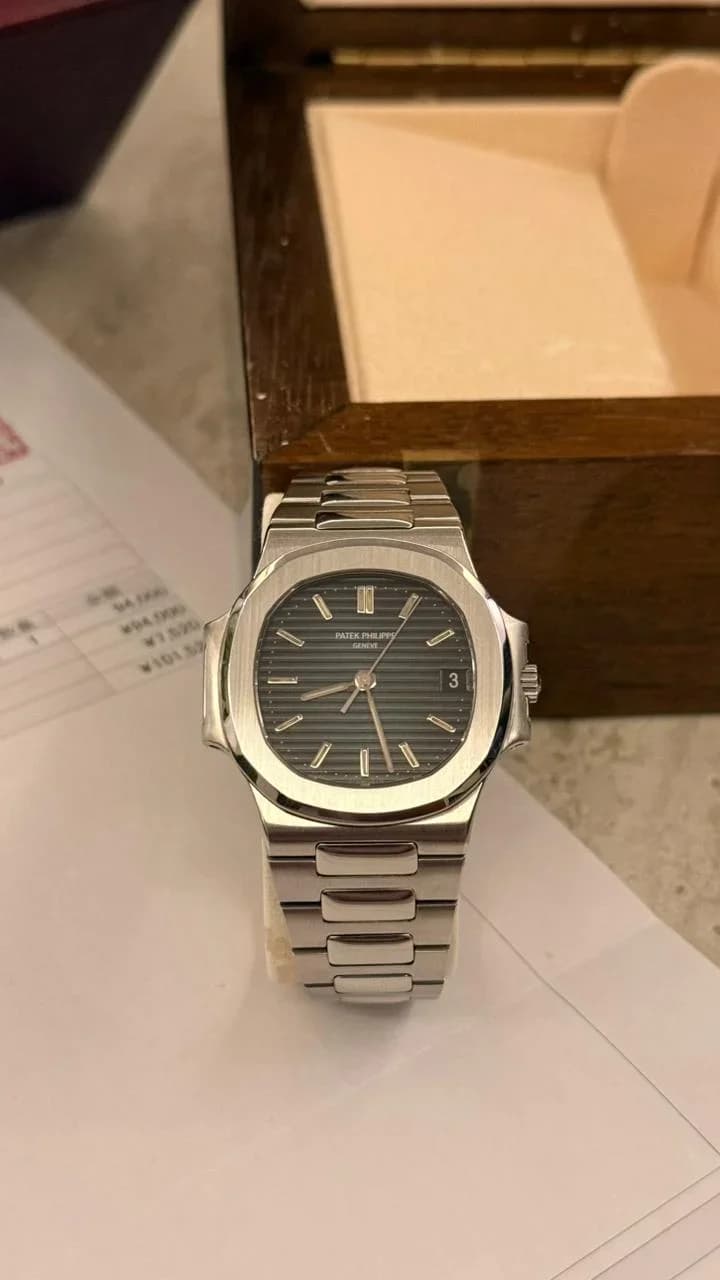 Thumb Patek Philippe Nautilus