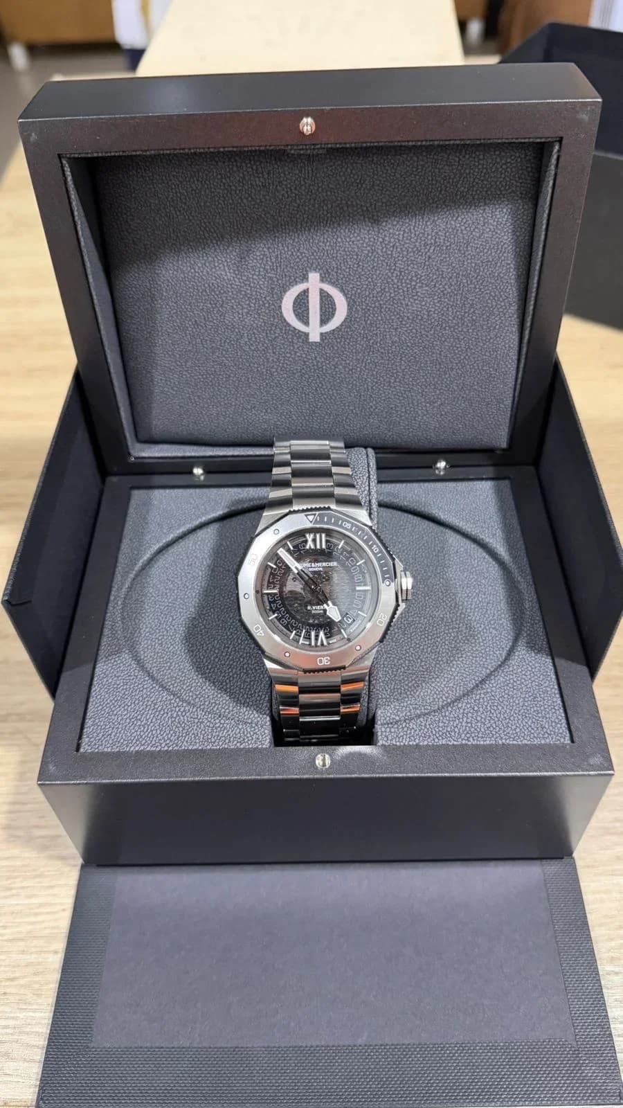 Thumb Riviera 42 Automatic Date 10717 Stainless Steel