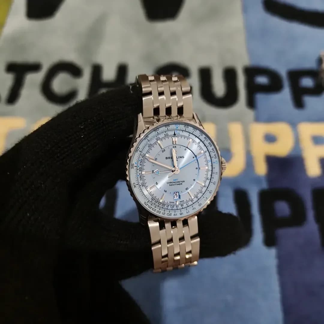 Thumb Navitimer 41 Automatic Stainless Steel / Ice Blue