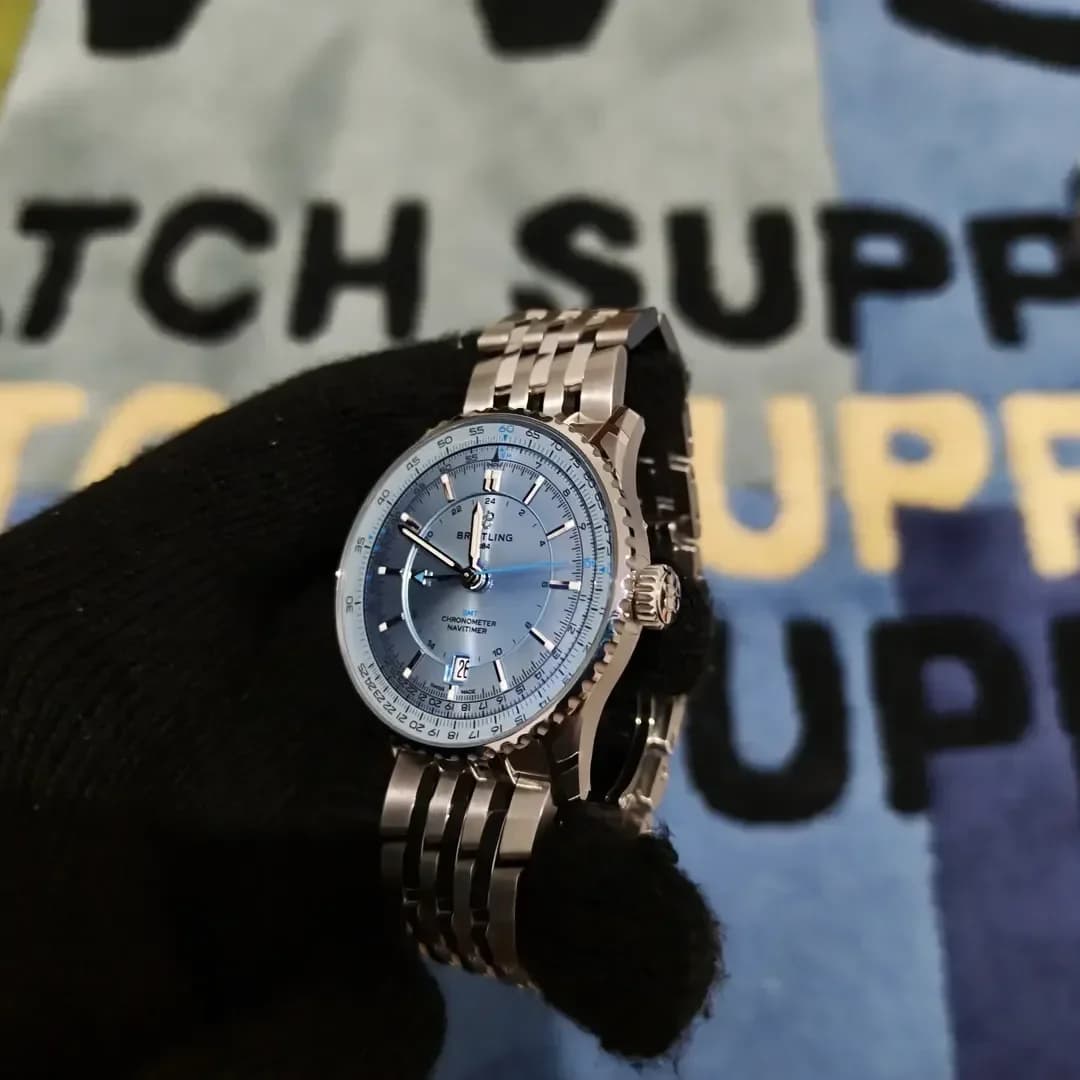 Thumb Navitimer 41 Automatic Stainless Steel / Ice Blue
