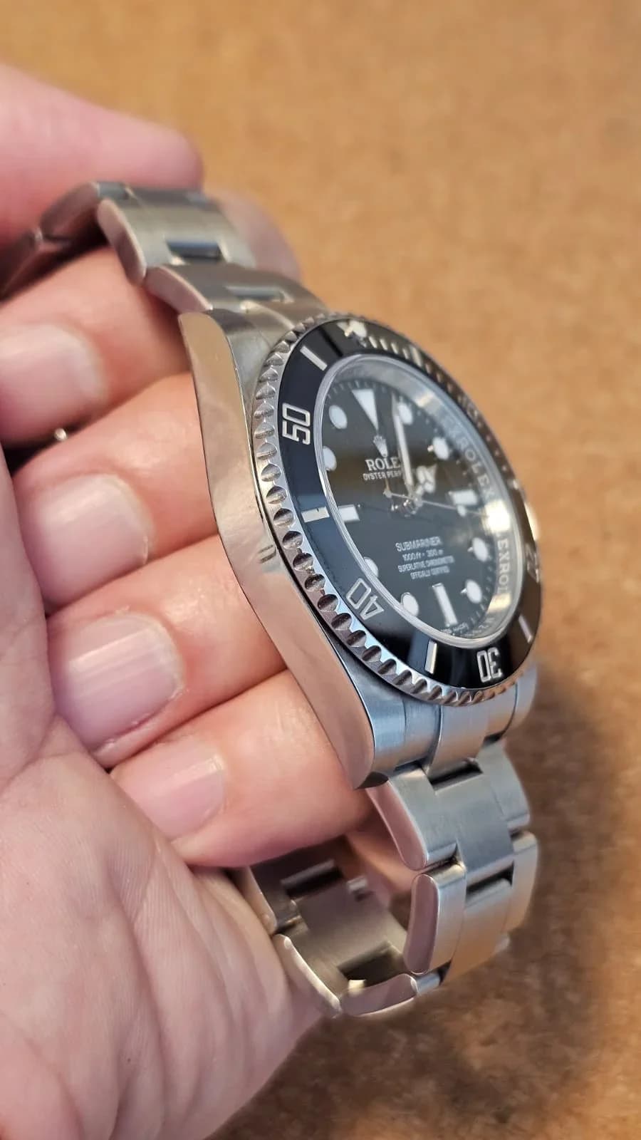 Thumb Submariner No-Date / Stainless Steel / Black / Cerachrom