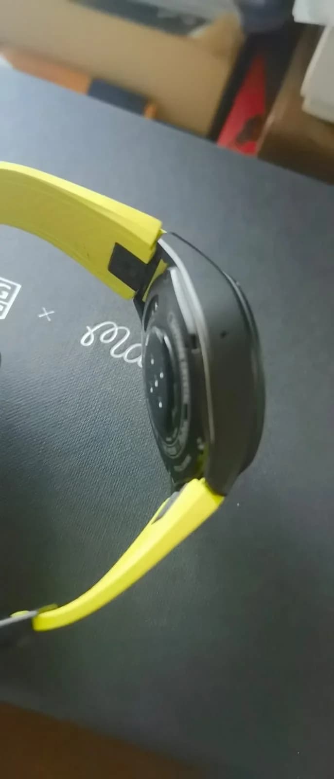 Thumb Connected Calibre E4 Malbon Golf Edition
