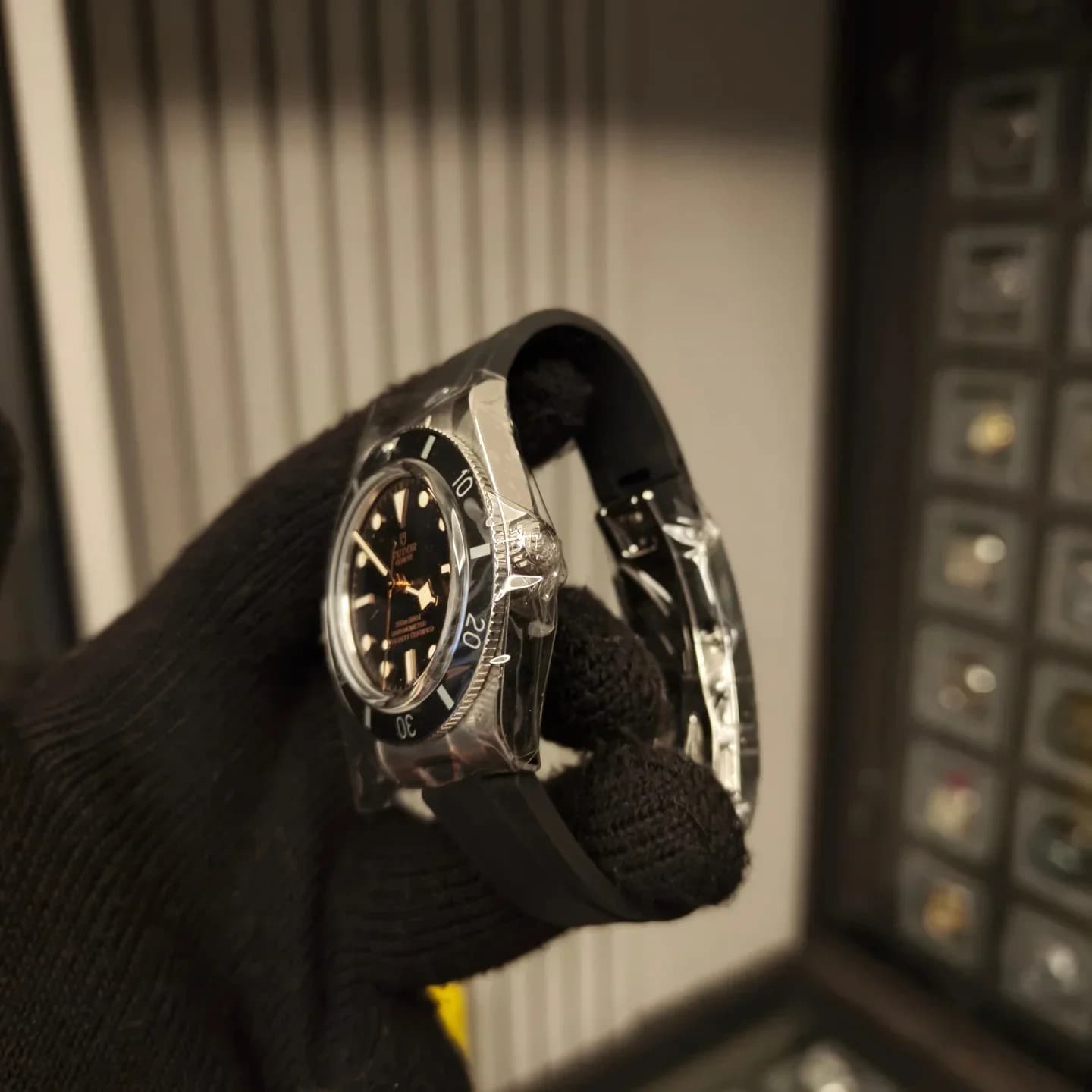 Thumb Black Bay Fifty-Four Stainless Steel / Black / Rubber