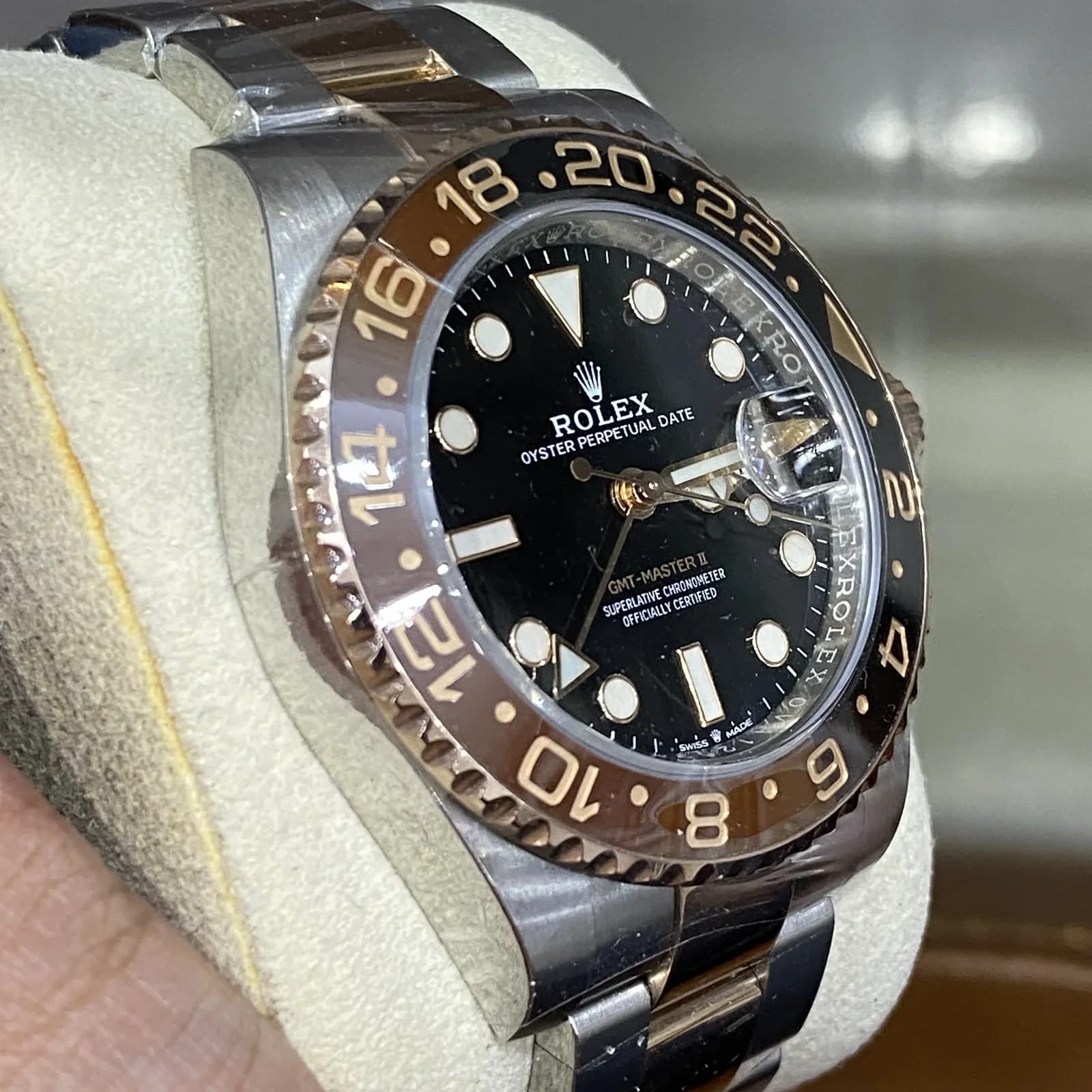 Thumb GMT-Master II Stainless Steel / Everose / CHNR / Oyster