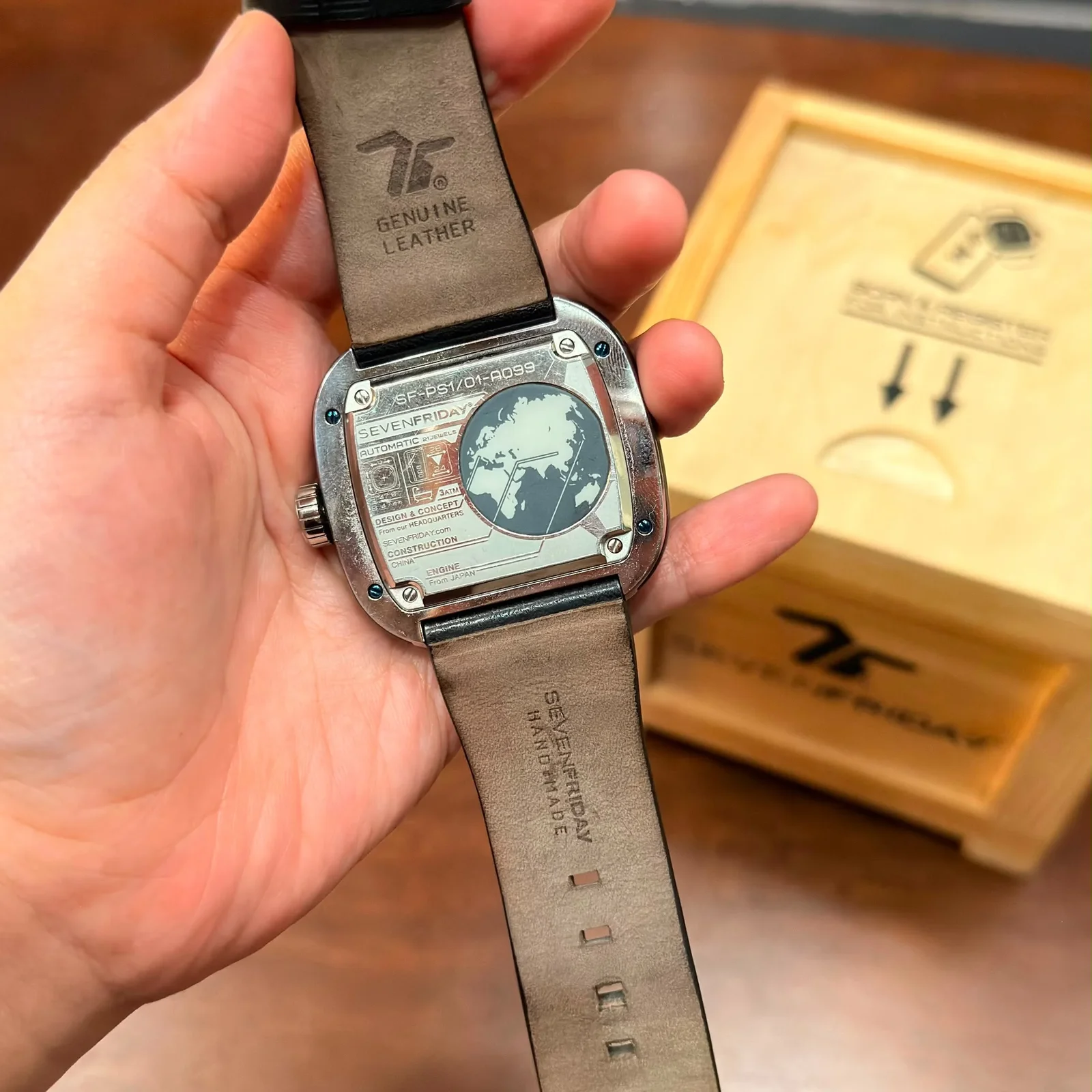 Thumb P Series PS1/01 Automatic Skeleton Black / Strap