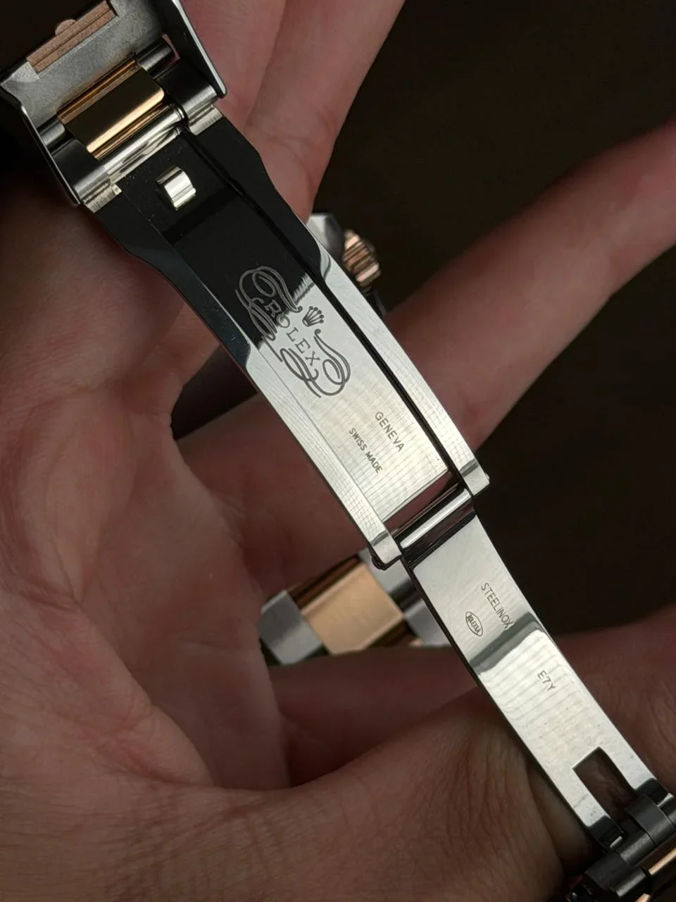 Thumb GMT-Master II Stainless Steel / Everose / CHNR / Oyster