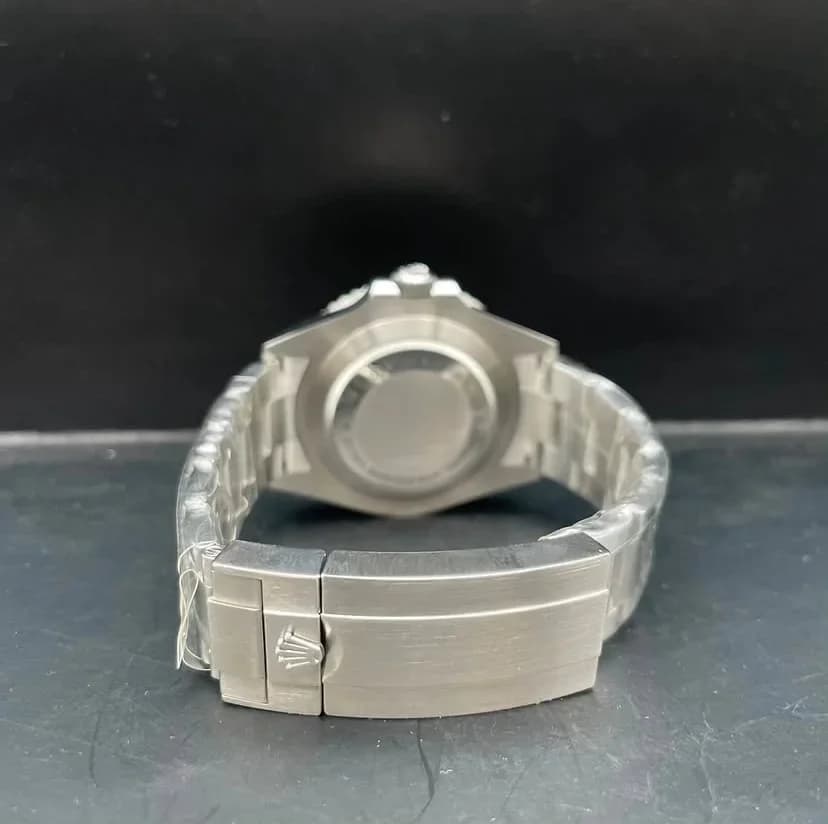 Thumb Sea-Dweller Stainless Steel / Black