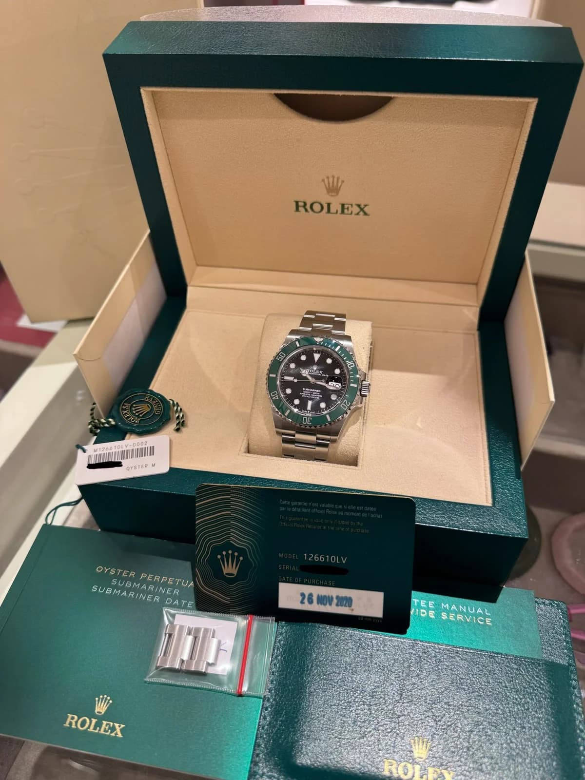 Thumb Submariner Date 41 Stainless Steel / Black / Green Cerachrom