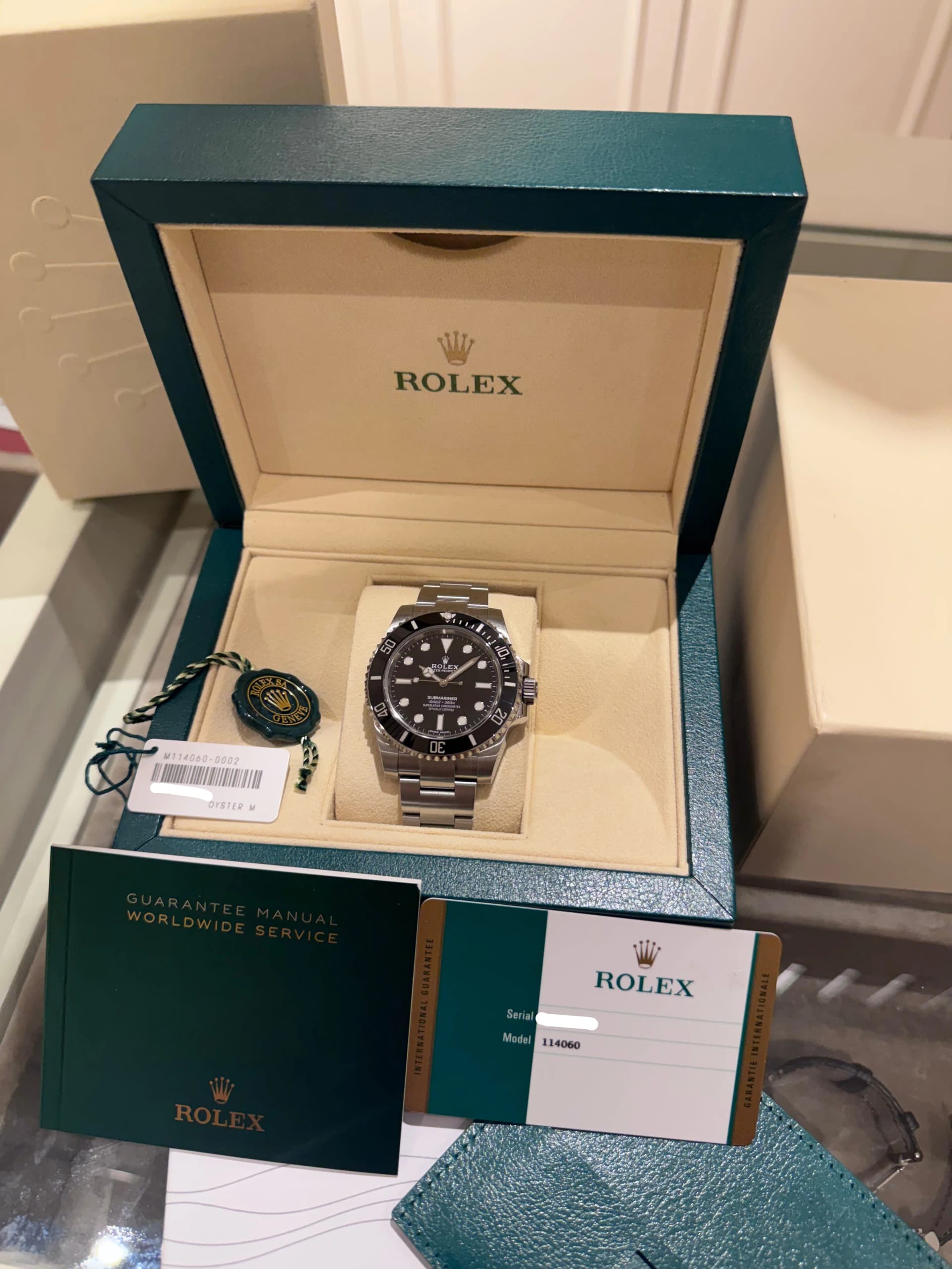 Thumb Submariner No-Date / Stainless Steel / Black / Cerachrom