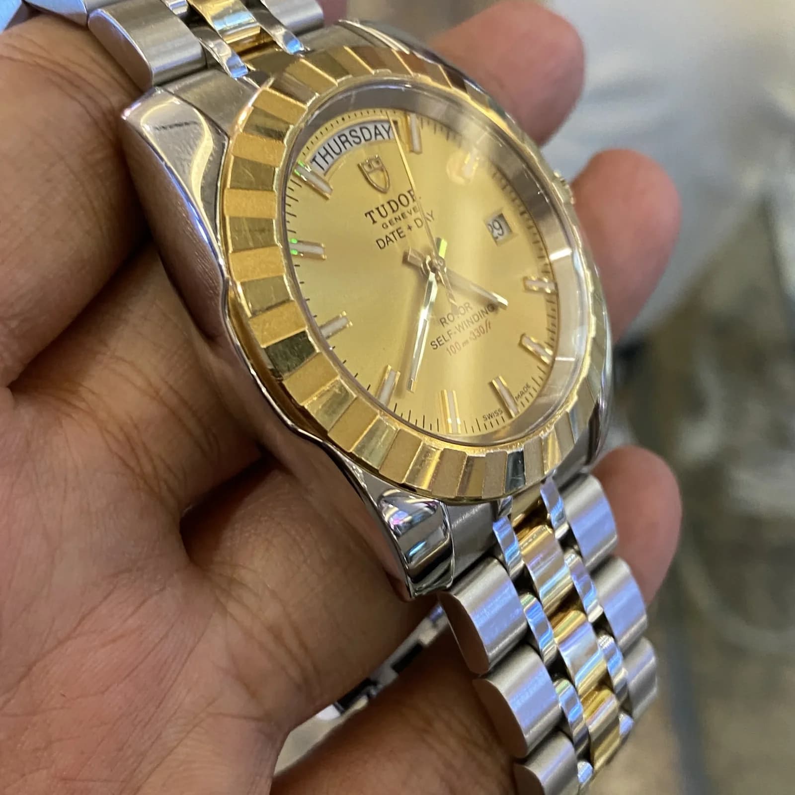 Thumb Classic Day-Date Stainlees Steel / Yellow Gold / Bracelet