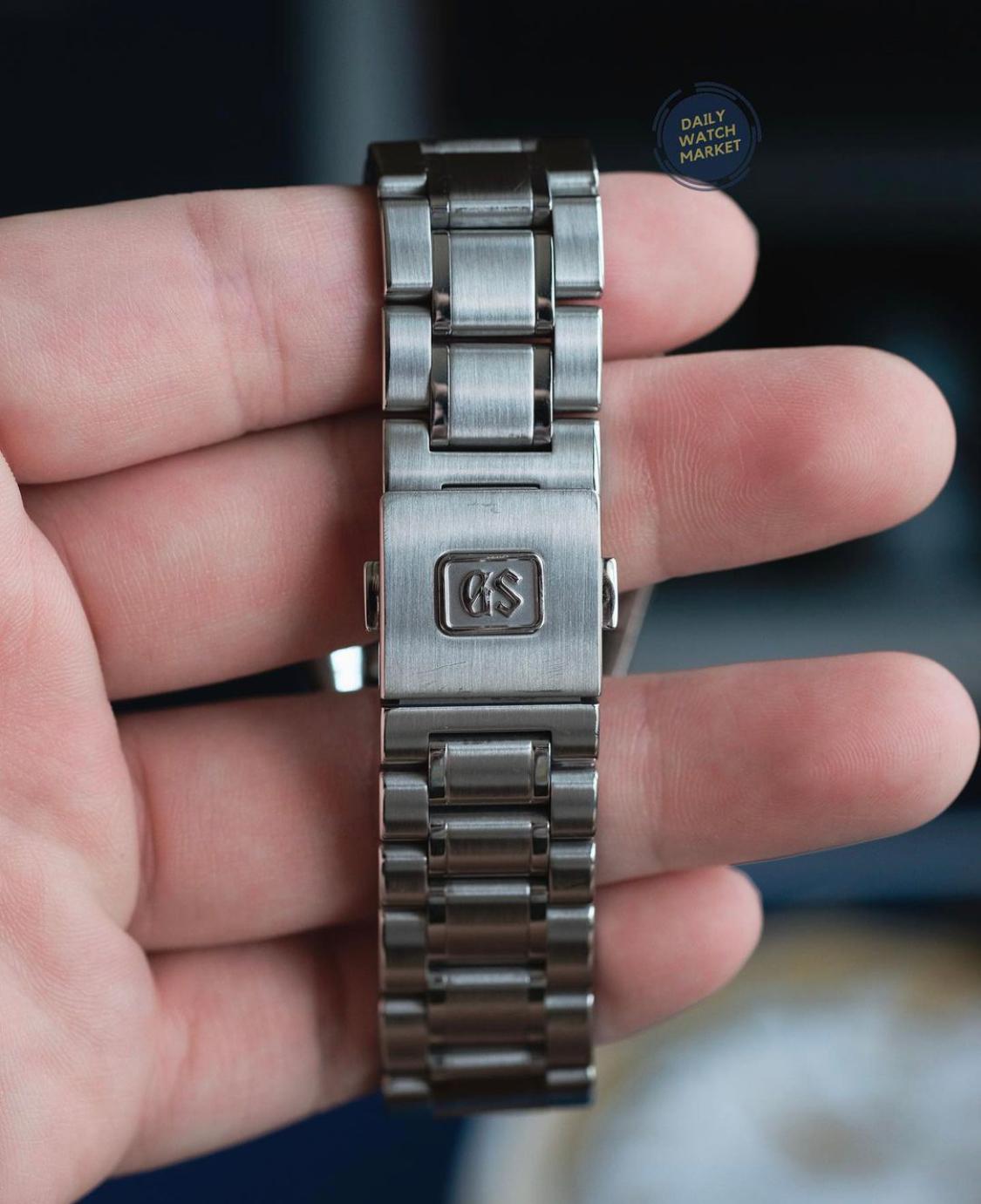 Thumb Automatic Hi-Beat 36000 Stainless Steel / Whirlpool / Bracelet / Limited Edition