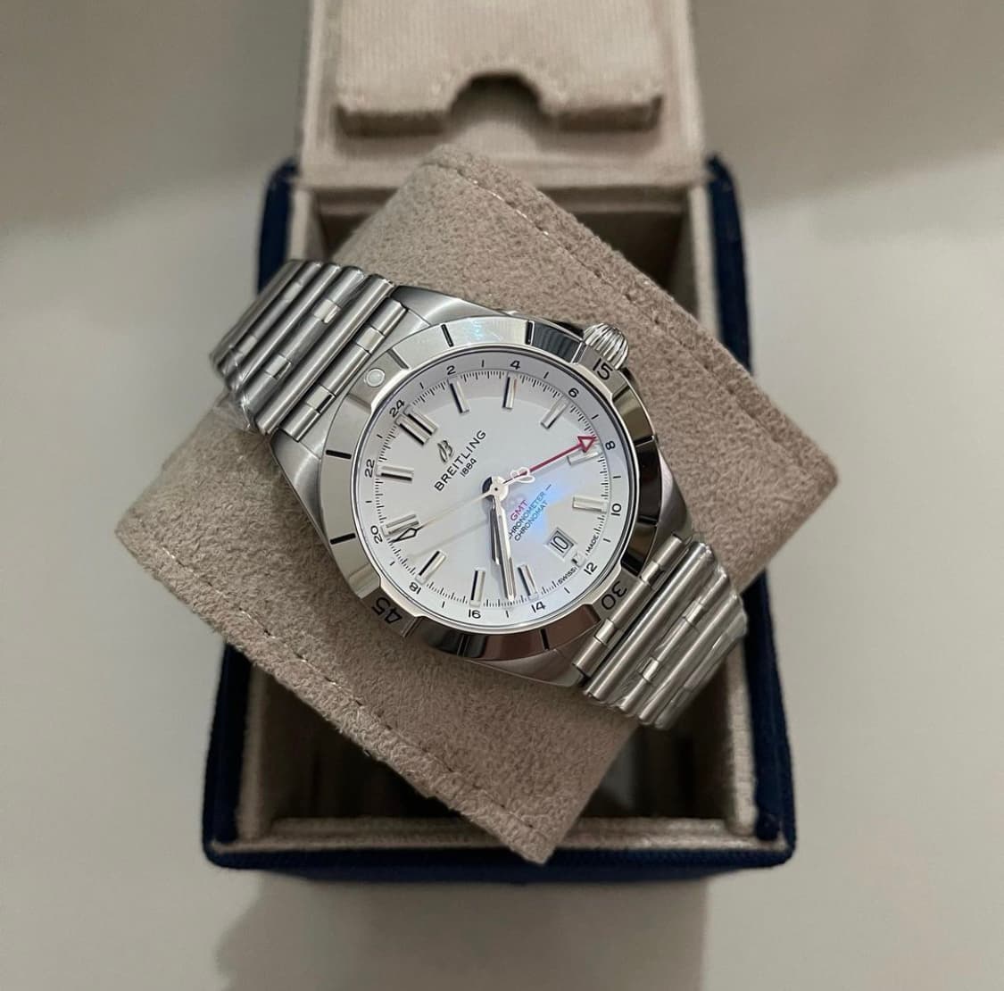 Jual Breitling Chronomat 40 GMT Stainless Steel Silver Rouleaux  A32398101A1A1 Original