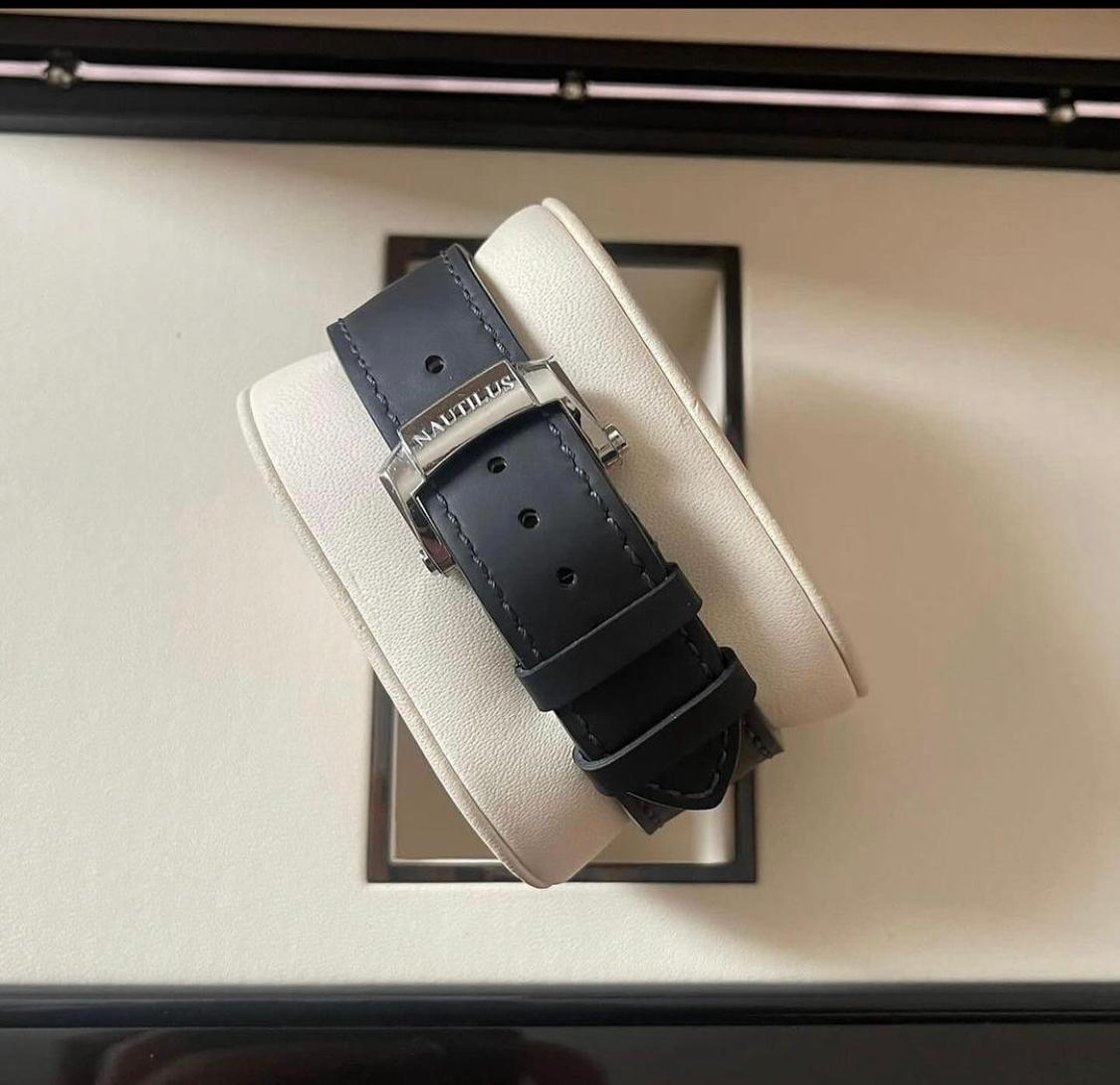 Thumb Nautilus 5726 Stainless Steel / Black