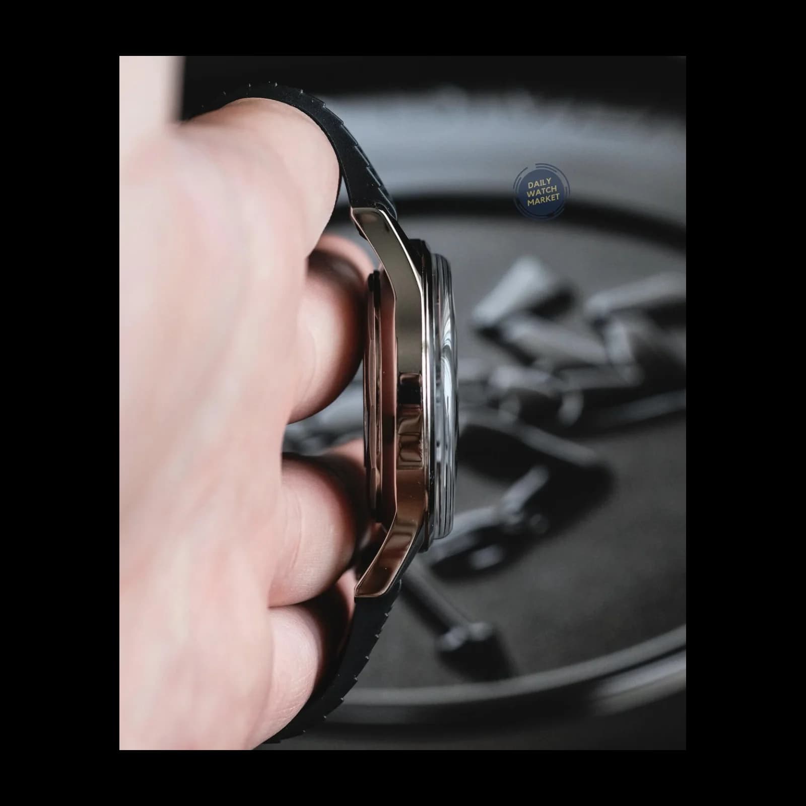 Thumb Legend Diver Date Stainless Steel / Black / Rubber