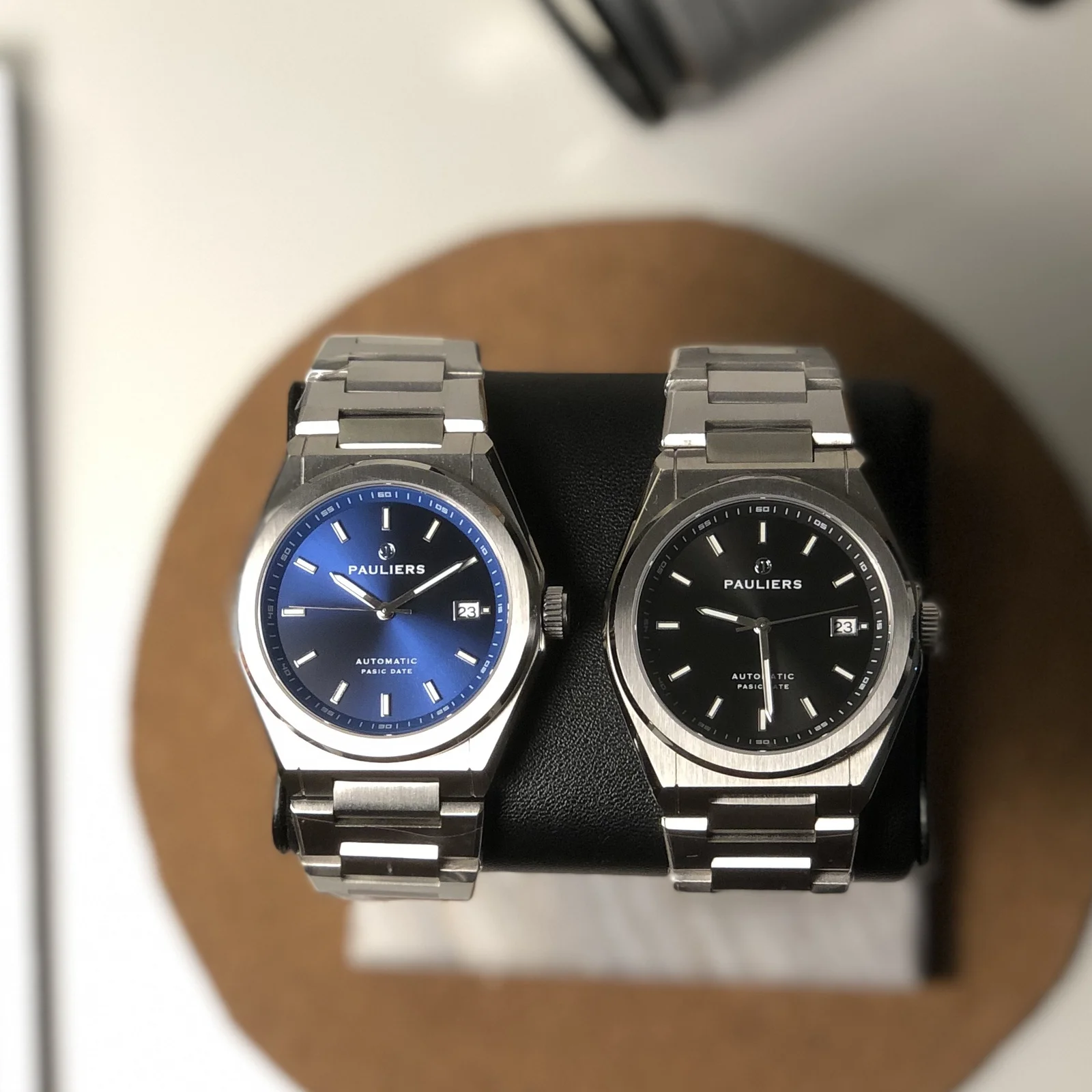 Thumb Pasic Date / Stainless Steel / Blue