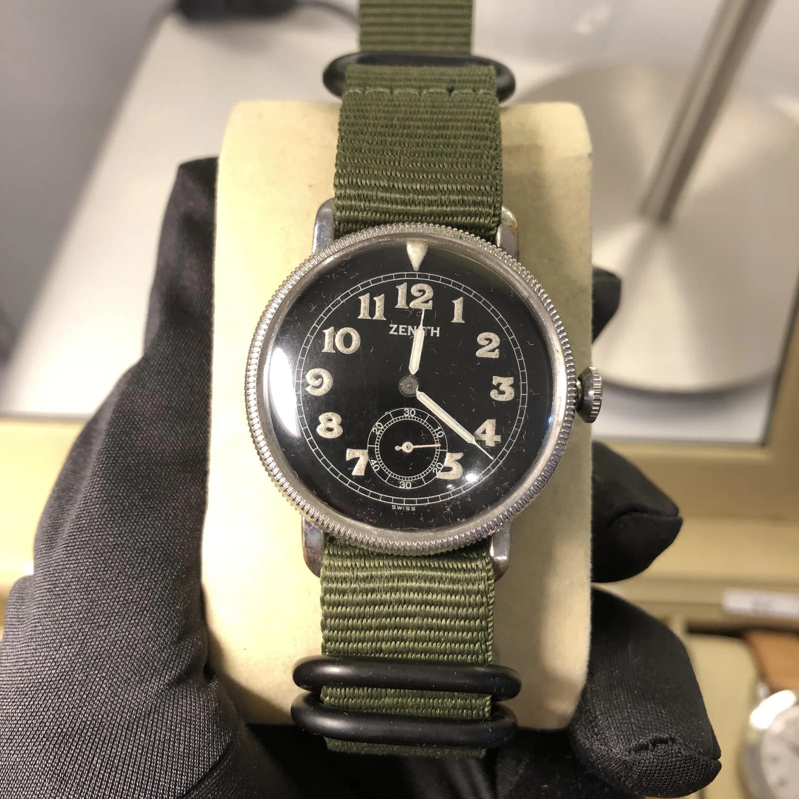 Thumb Base Metal Military Aviator