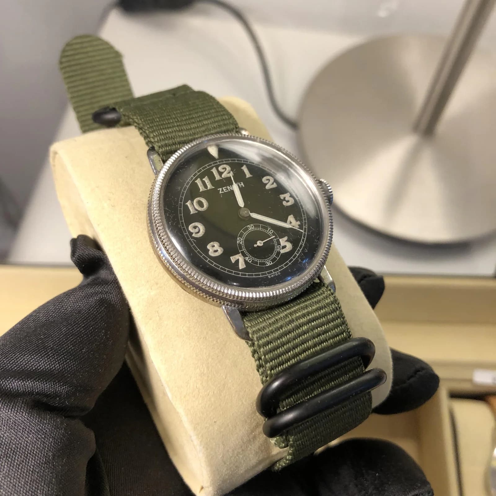 Thumb Base Metal Military Aviator