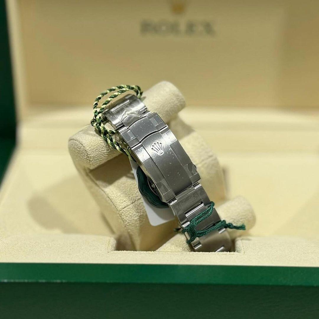 Thumb Oyster Perpetual 36 Stainless Steel / Black