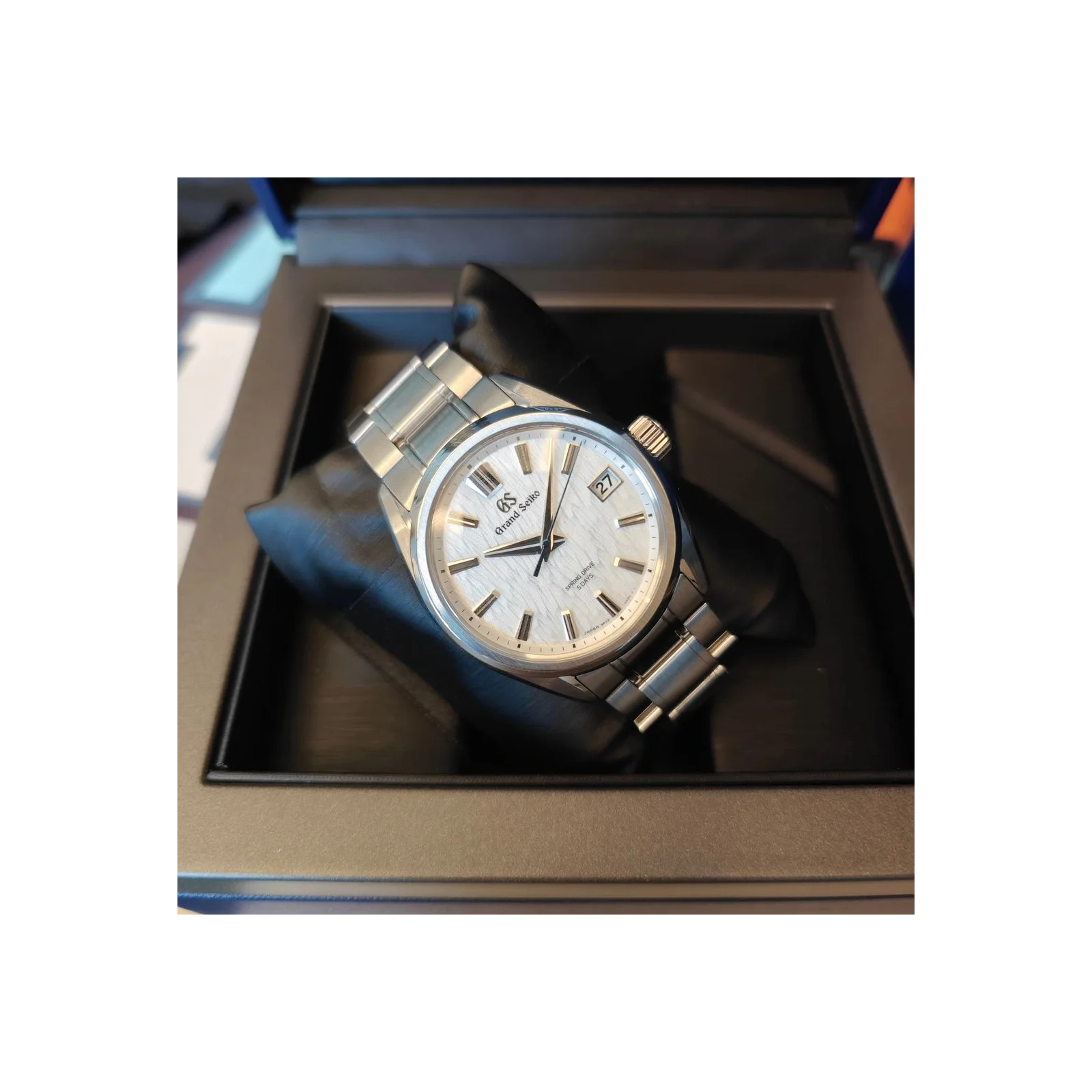 Thumb Spring Drive Evolution 9 Stainless Steel / White / Bracelet