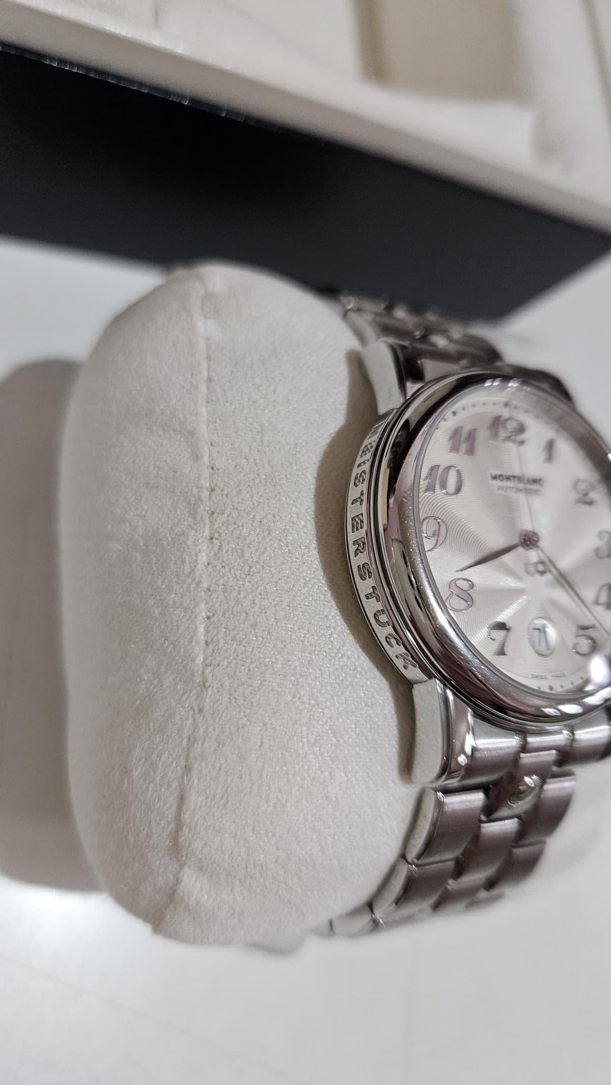 Thumb Star Traditional Automatic Date / White