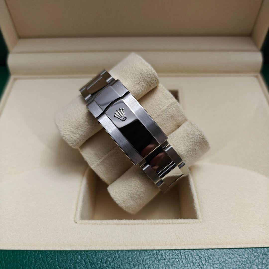 Thumb Datejust 41 Stainless Steel Smooth / Oyster / Black