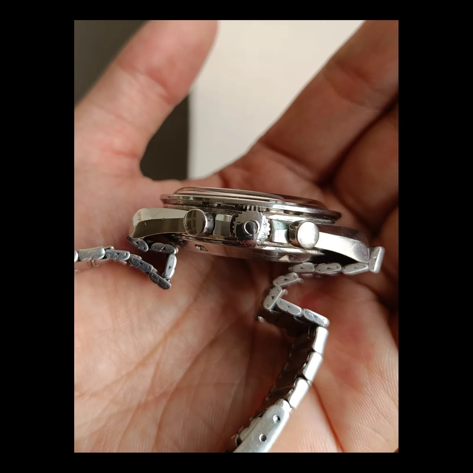 Thumb Speedmaster Professional Moonwatch
