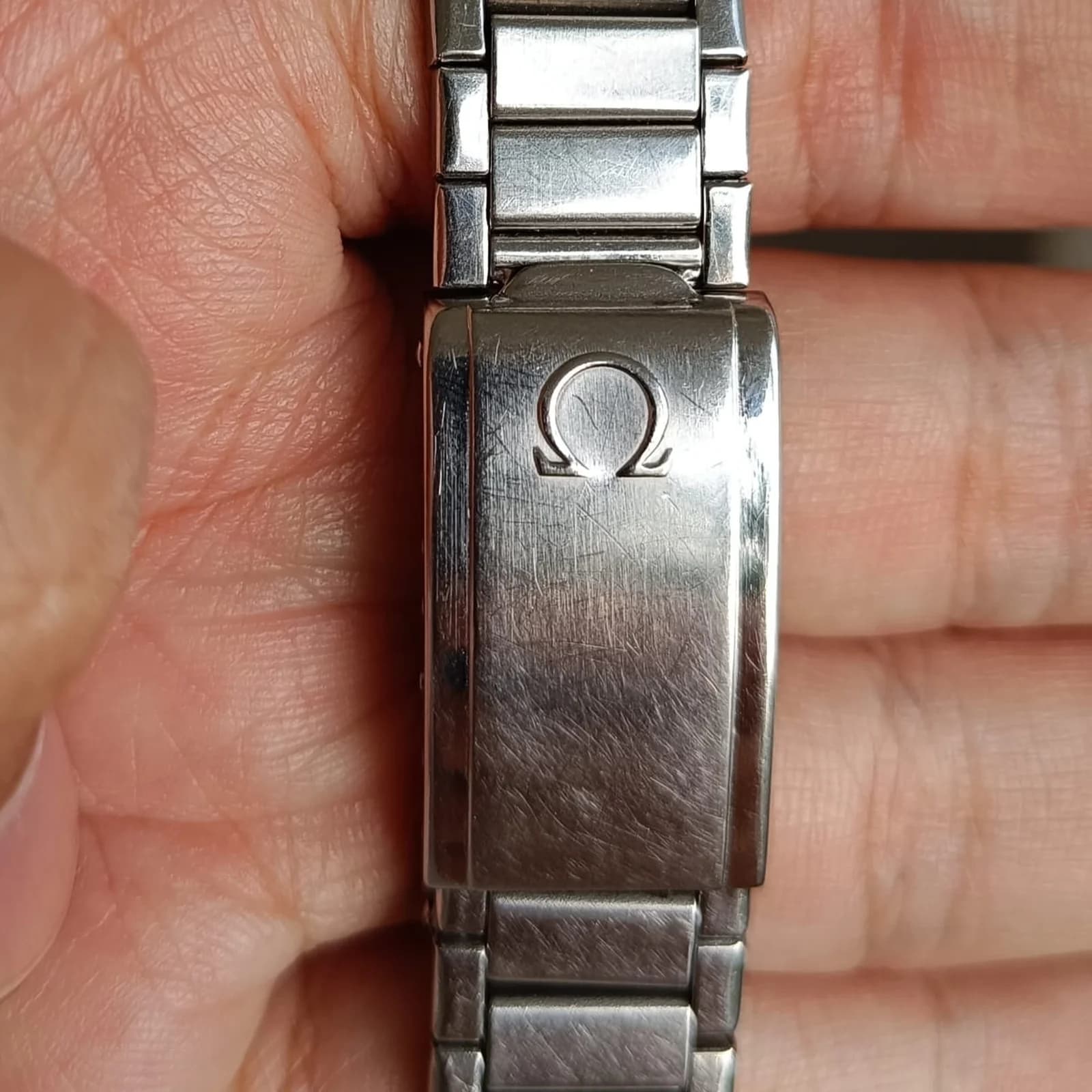 Thumb Speedmaster Professional Moonwatch
