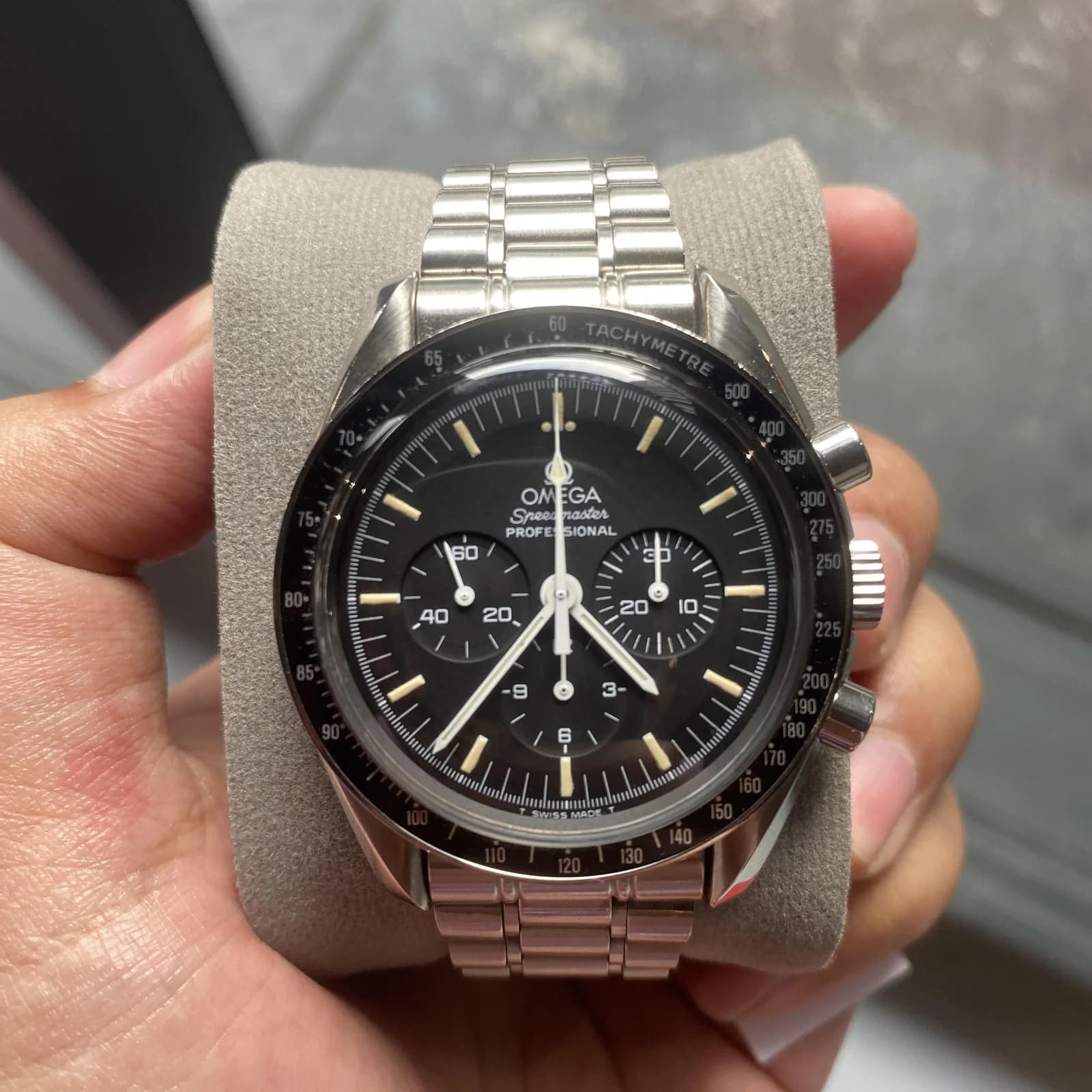 Thumb Speedmaster Professional Moonwatch