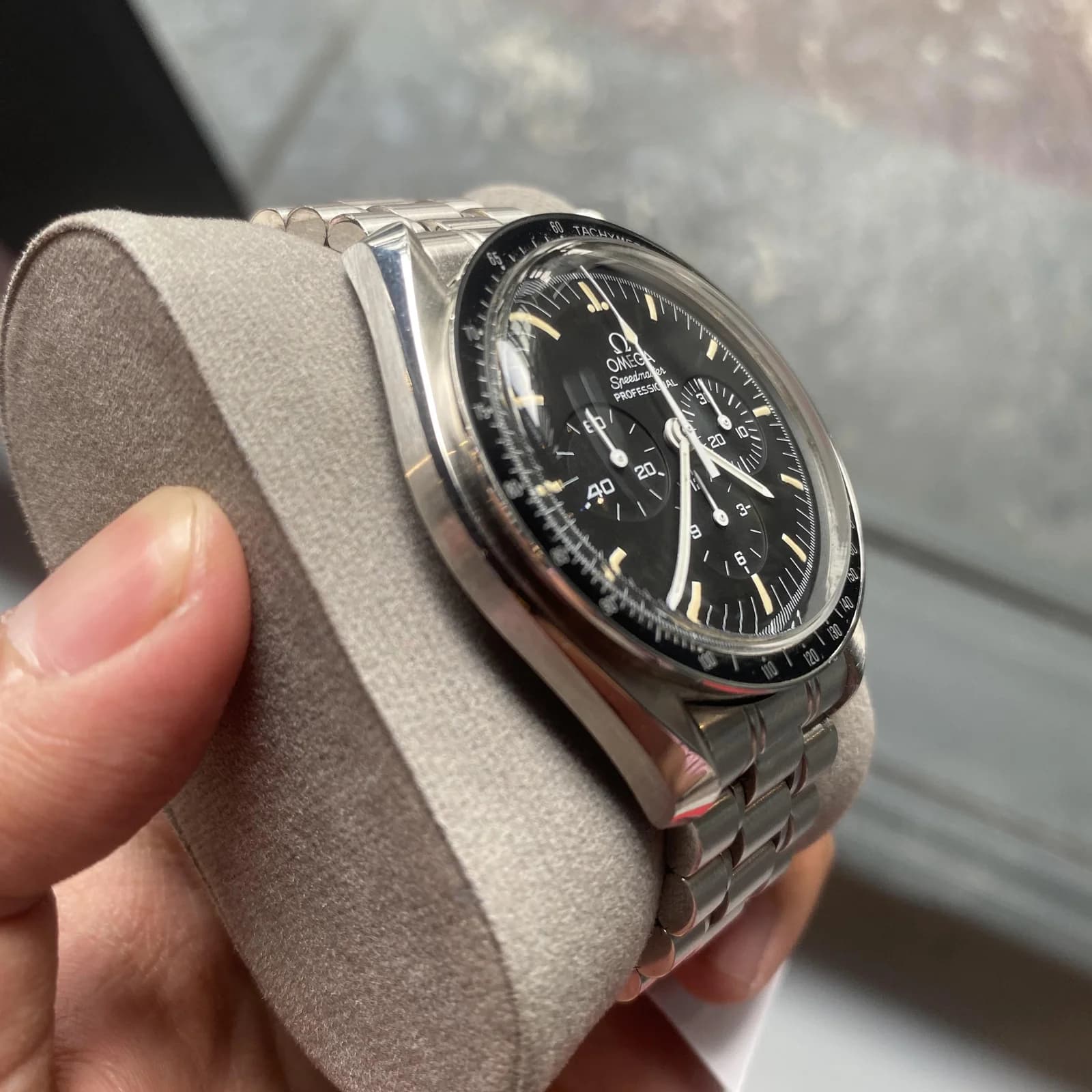Thumb Speedmaster Professional Moonwatch